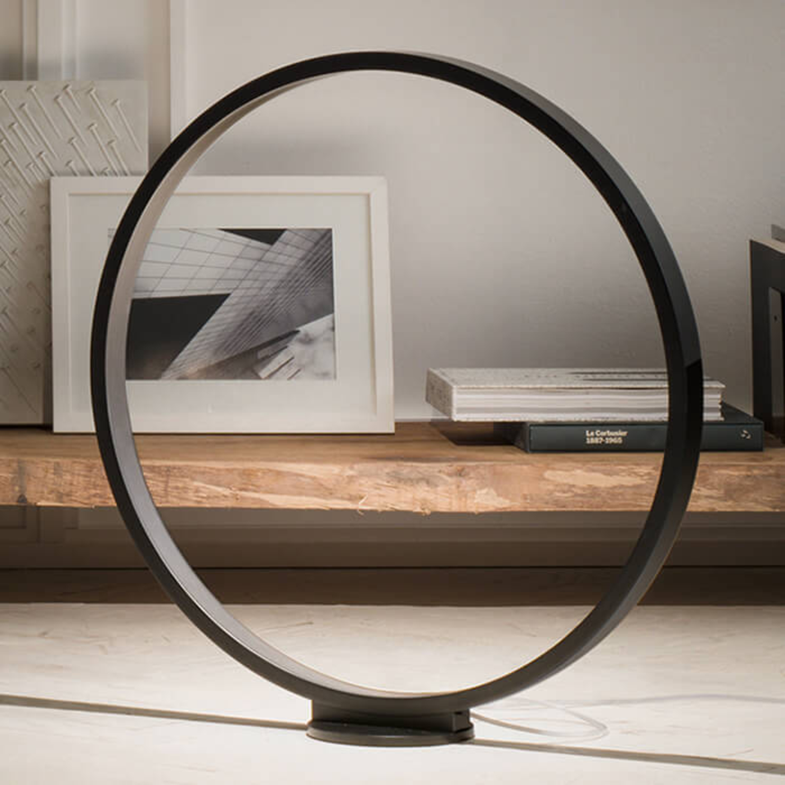 Lampa podłogowa LED Assolo ze ściemniaczem, 70 cm