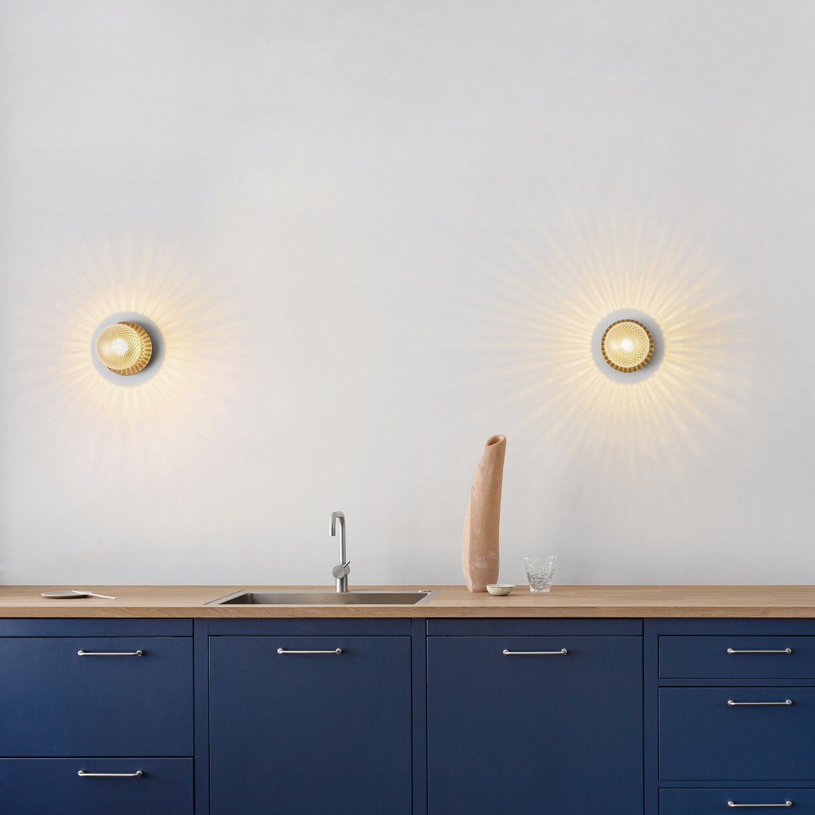 Liila 1 Applique Murale/Plafonnier IP44 Medium Or Nordique/Clair Optique - Nuura