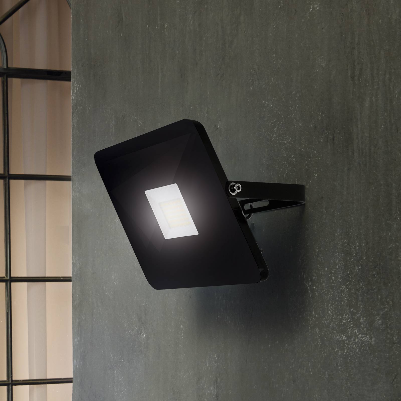 EGLO Faedo 3 LED venkovní reflektor v černé barvě, 50W