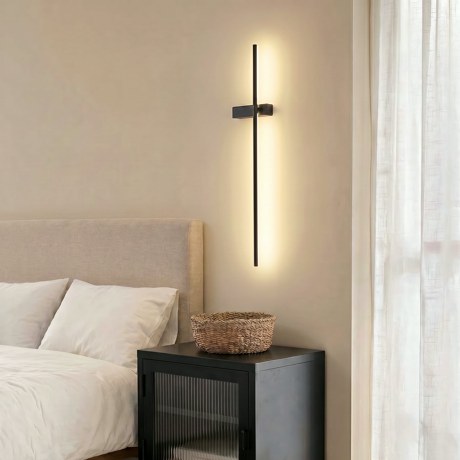 Lindby LED-vegglampe Natsumi, svart, aluminium, 90 cm