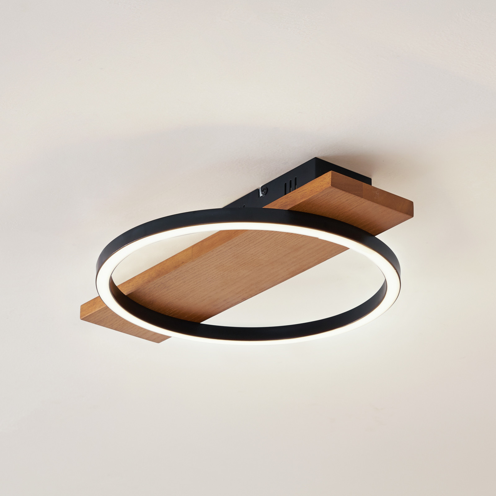 Lindby plafonieră LED Galad negru lemn 30 cm dimabil - Camera de zi / sufragerie - modern - lemn deschis alb negru