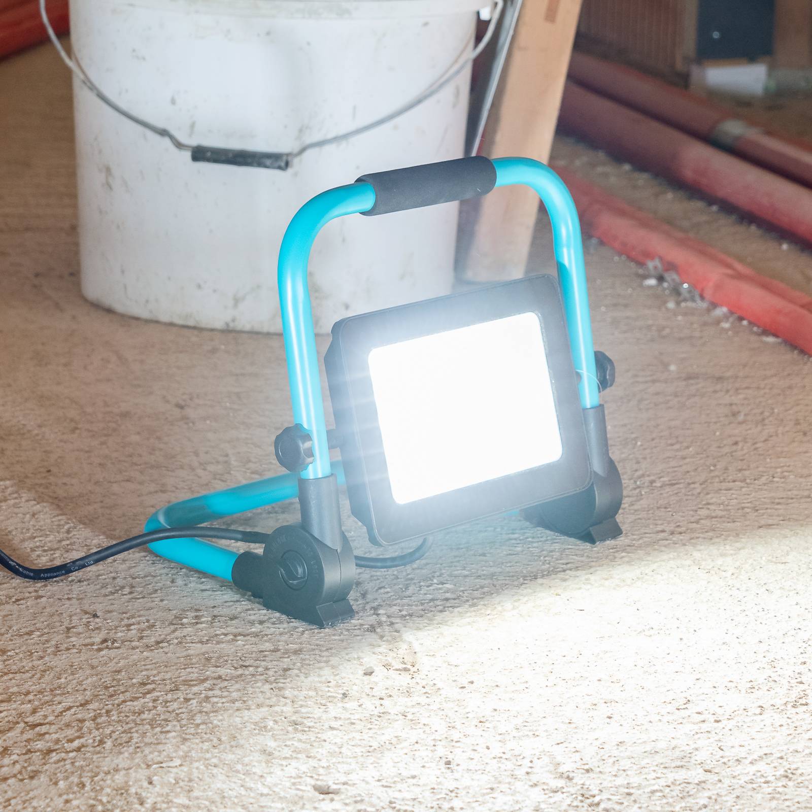 EGLO Projecteur d'extérieur LED Avelar, noir/turquoise Largeur 31 cm Métal