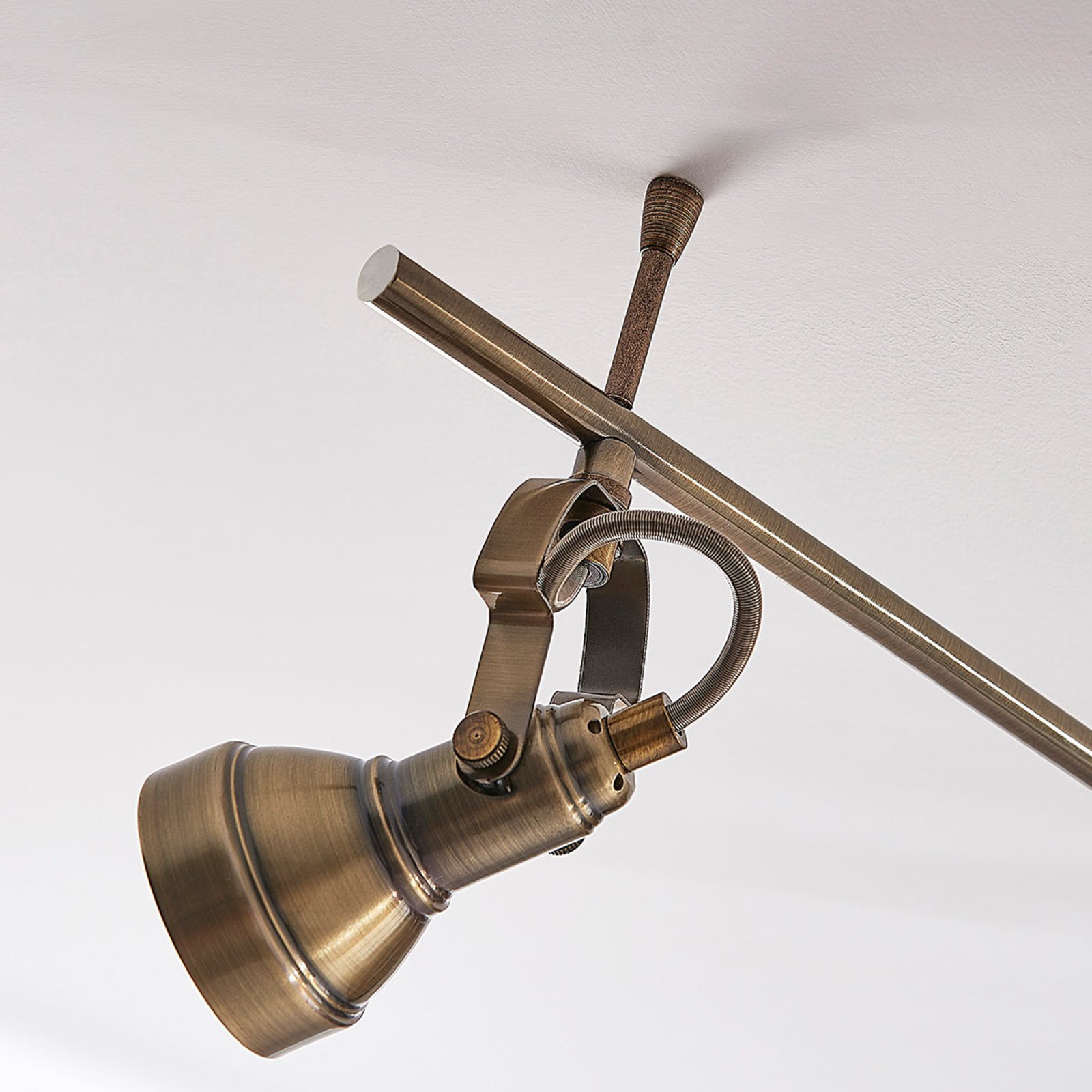 Perseas 6 LED Stropna lampa Antique Brass - Lindby
