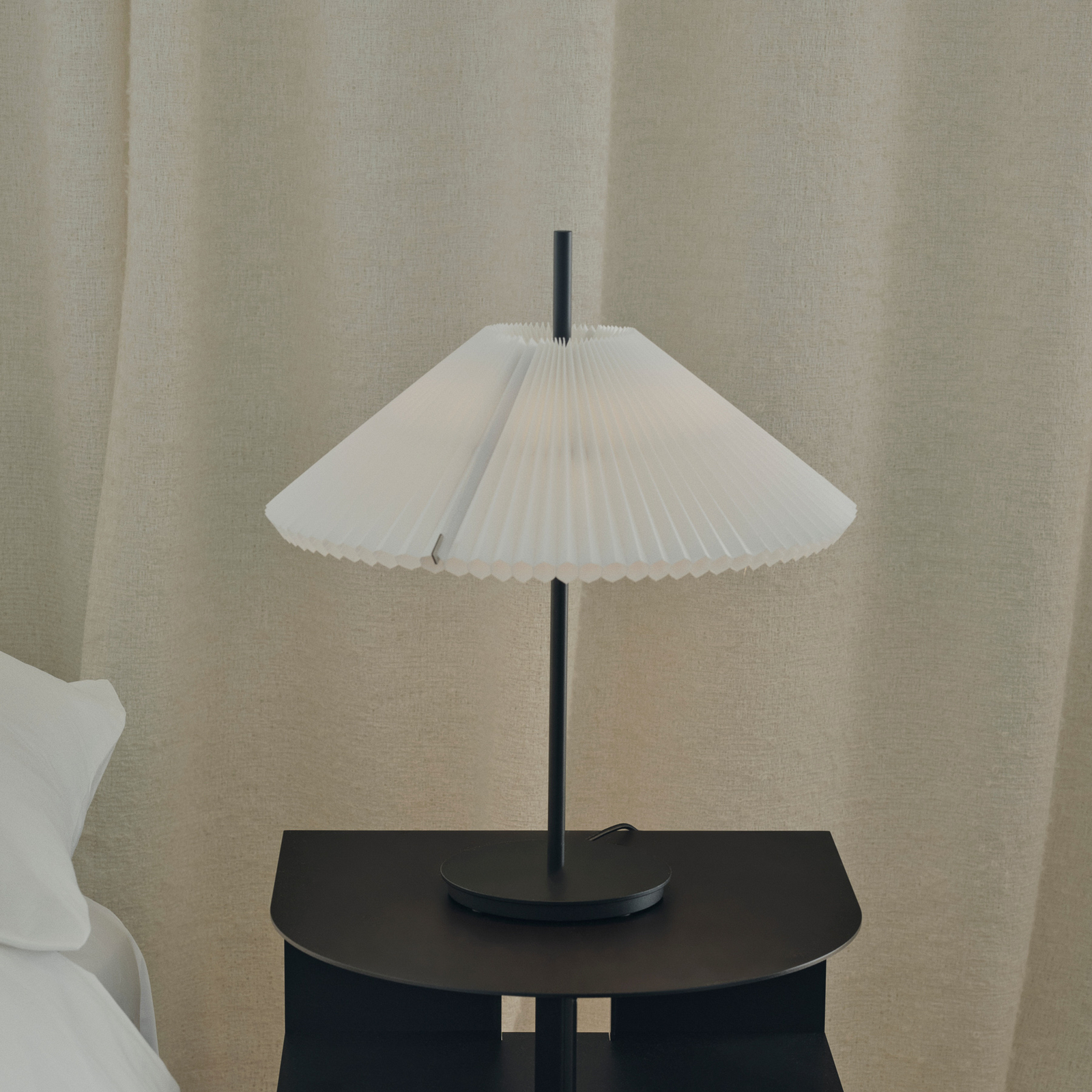 New Works Nebra LED table lamp, black and white, 45 cm, fabric