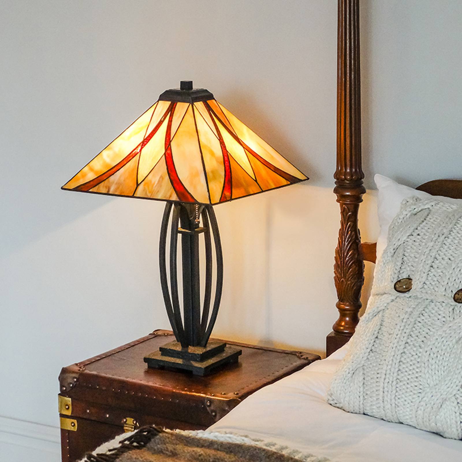 Photos - Desk Lamp Quoizel Asheville Tiffany style table lamp 