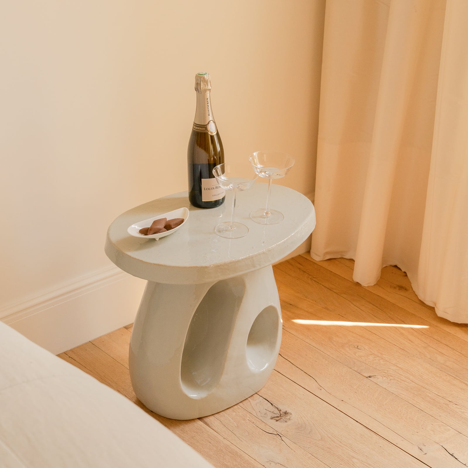 10 GREY AMÉ sidebord, keramik, højde 45 cm – Serax 10 GREY AMÉ sidebord, keramik, højde 45 cm – Serax