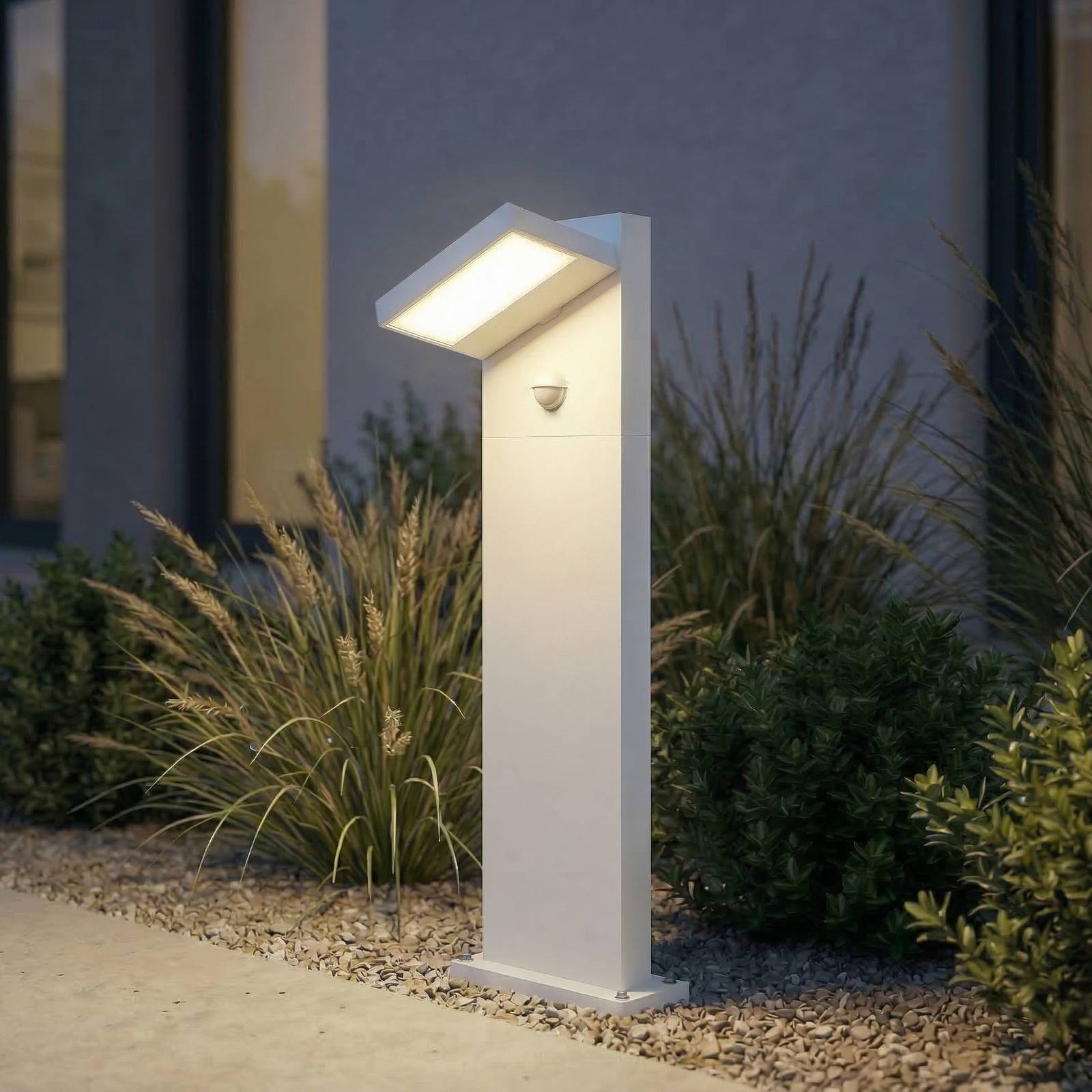 Bornes lumineuses LED Lucande Silvan, blanche, 65 cm, avec capteur, IP54