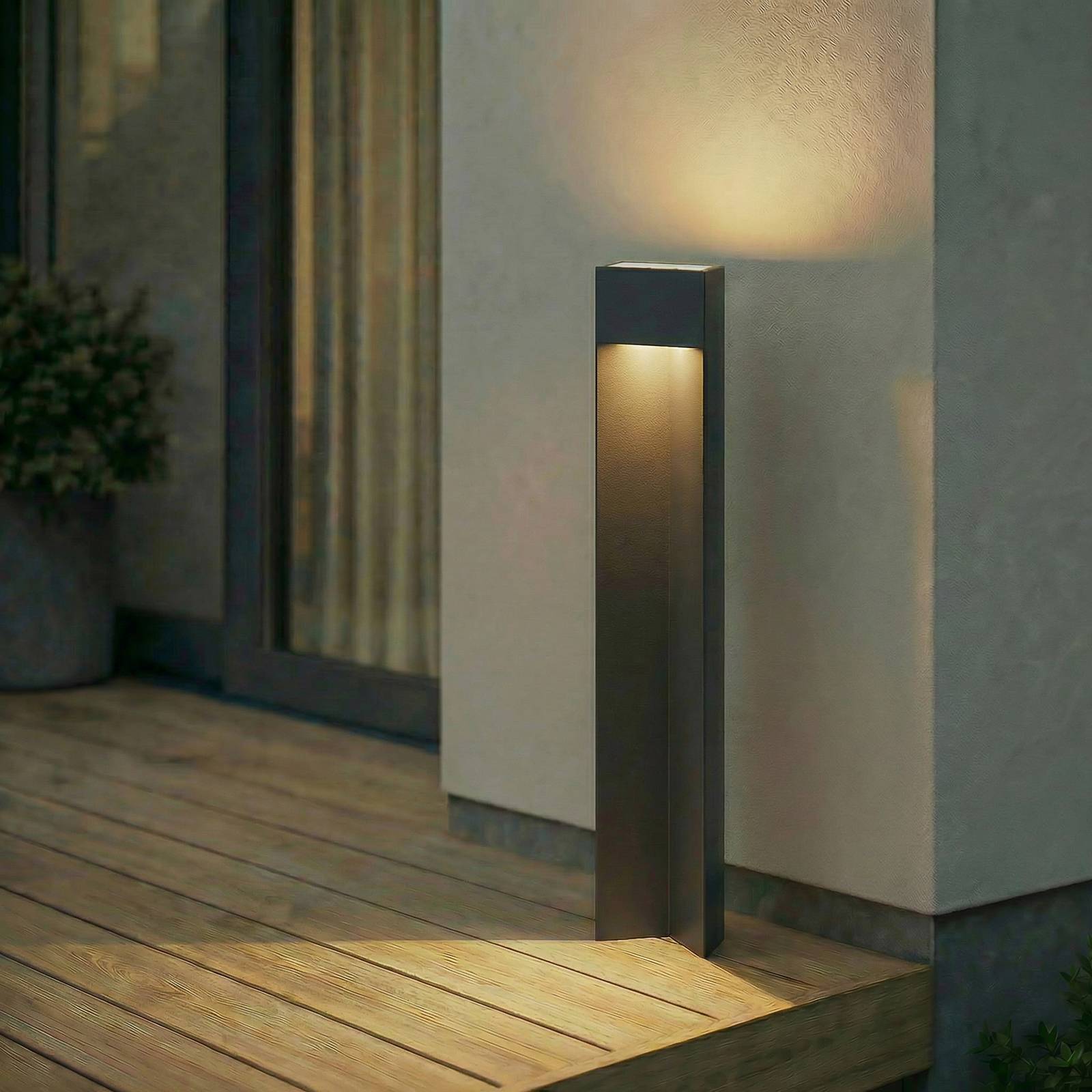 Lucande LED osvětlení cesty Lucande Kaholo, matná černá, 90 cm, IP44