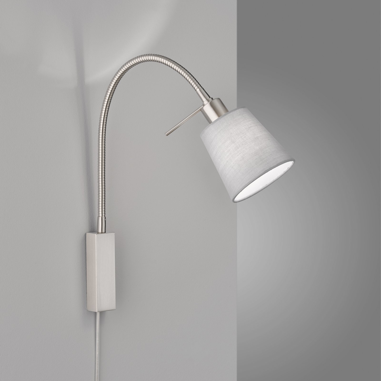 Wolke wall light made of chintz with flexible arm