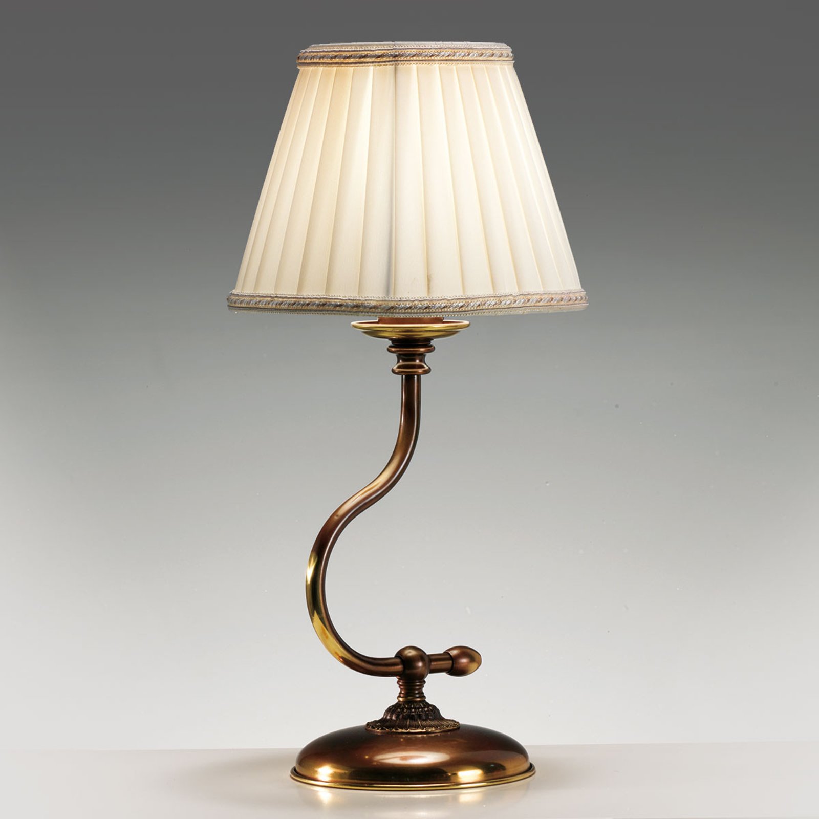 Classic bordlampe med buet fot