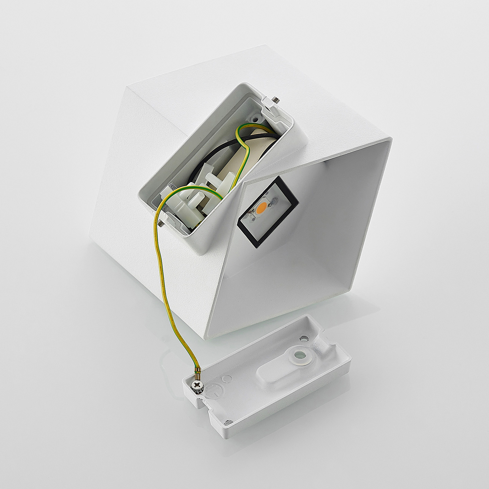 Arcchio Alima nástenná LED, IP44, biela