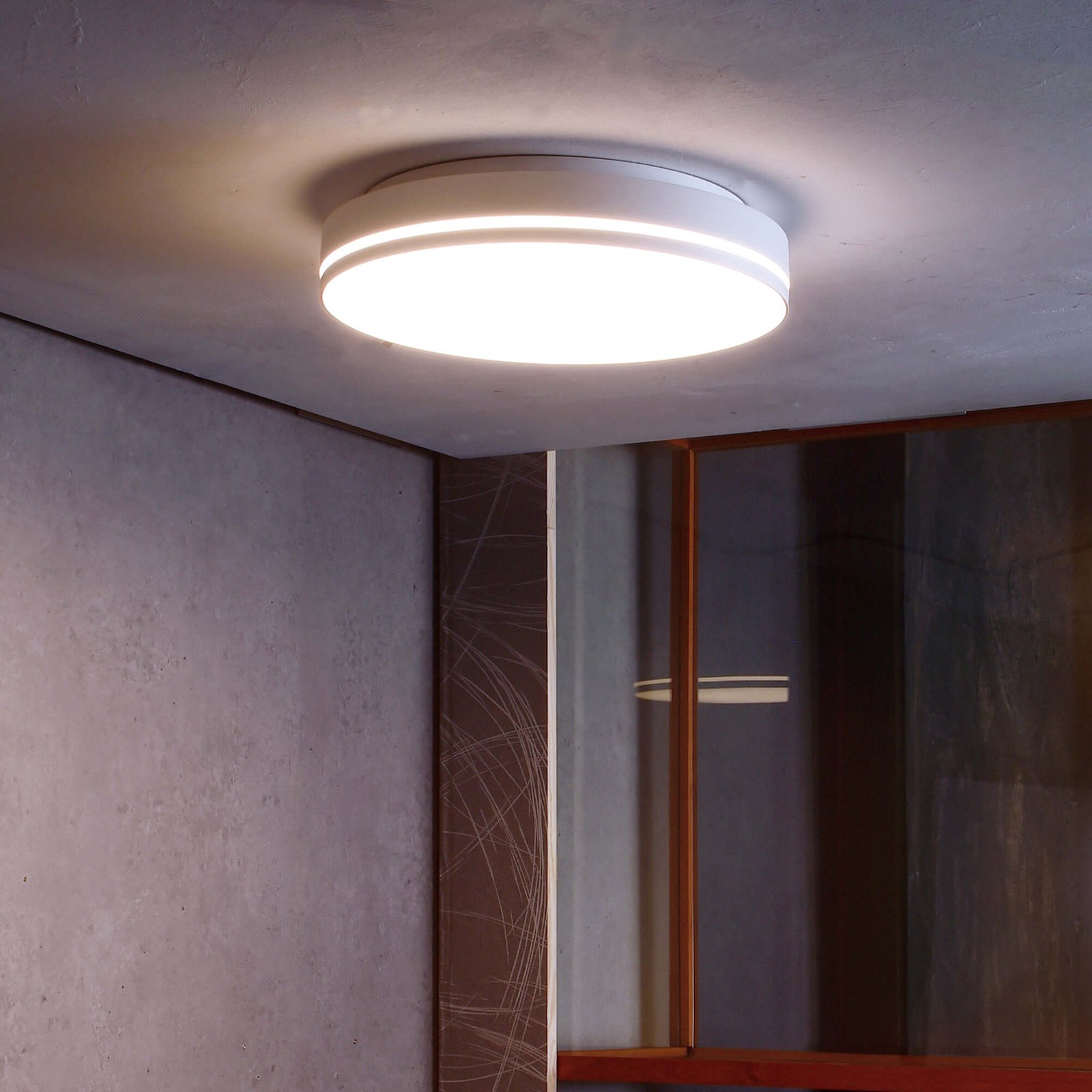 LED-Deckenleuchte Subra IP54 TRIAC-dimmbar