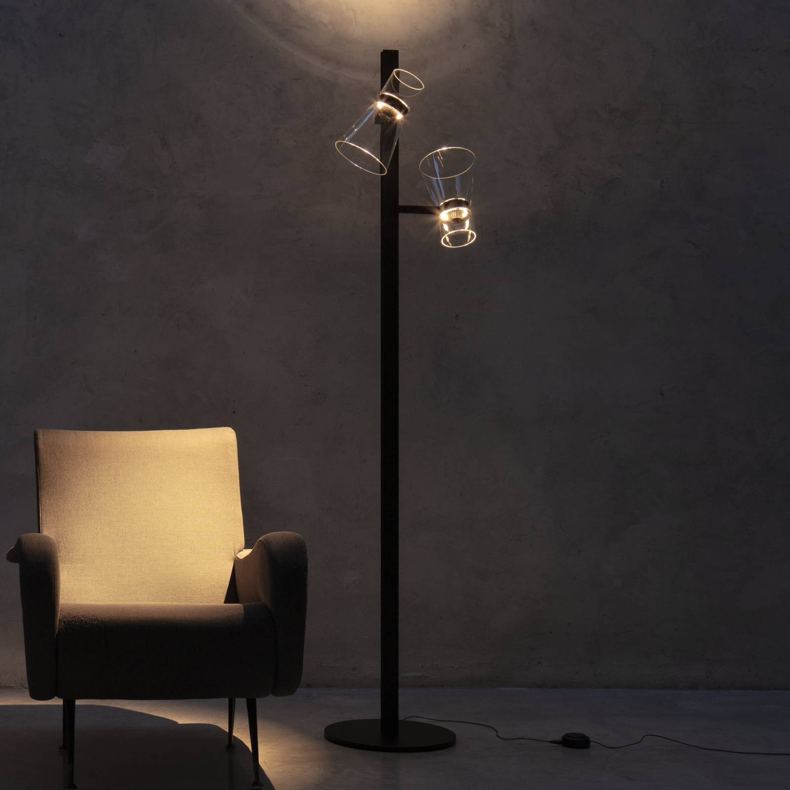 LED stojacia lampa Flos Nocturne F2 Cone, čierna, 2-pl., 206 cm