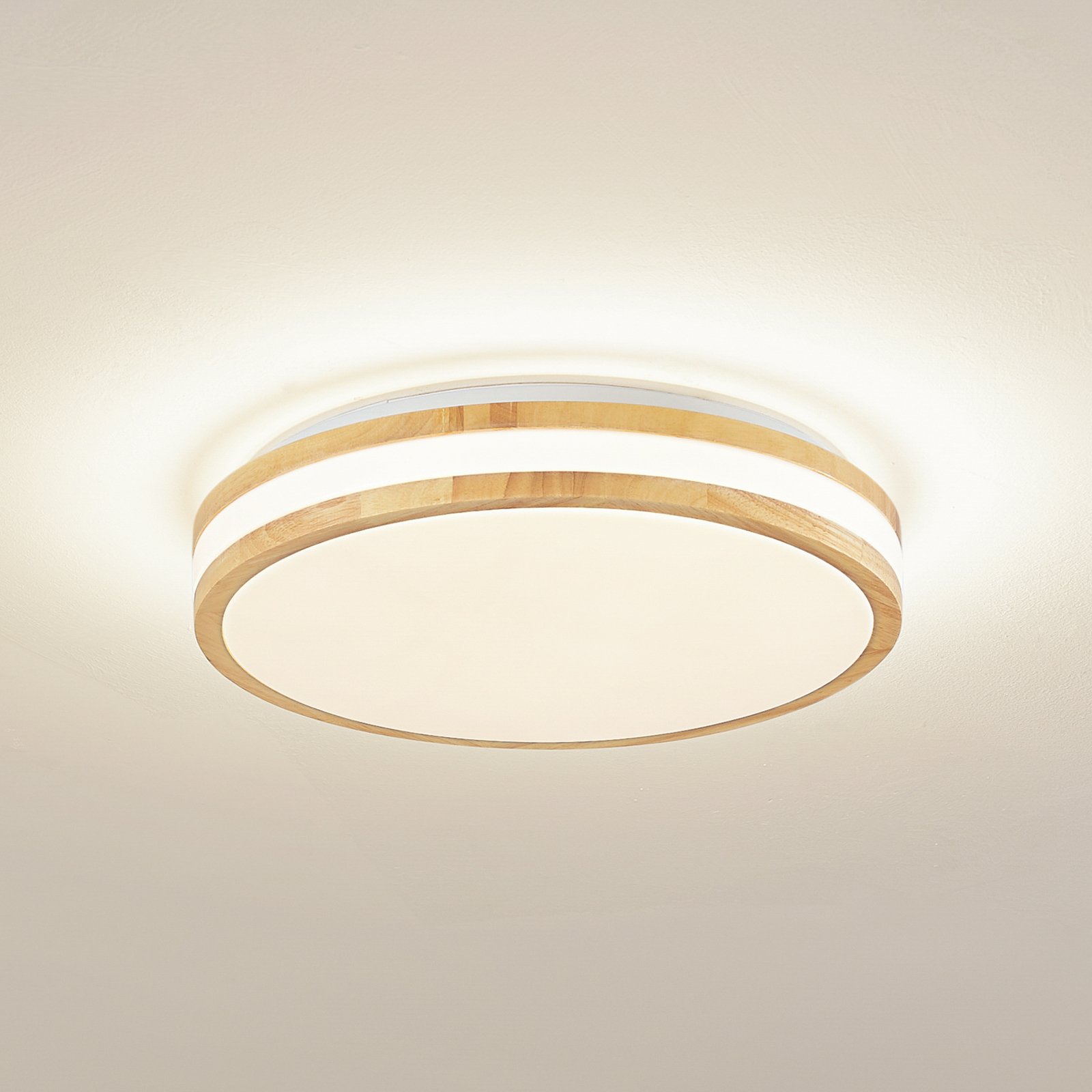 Lindby LED ceiling lamp Emiva, Ø 39.5 cm, CCT, wood