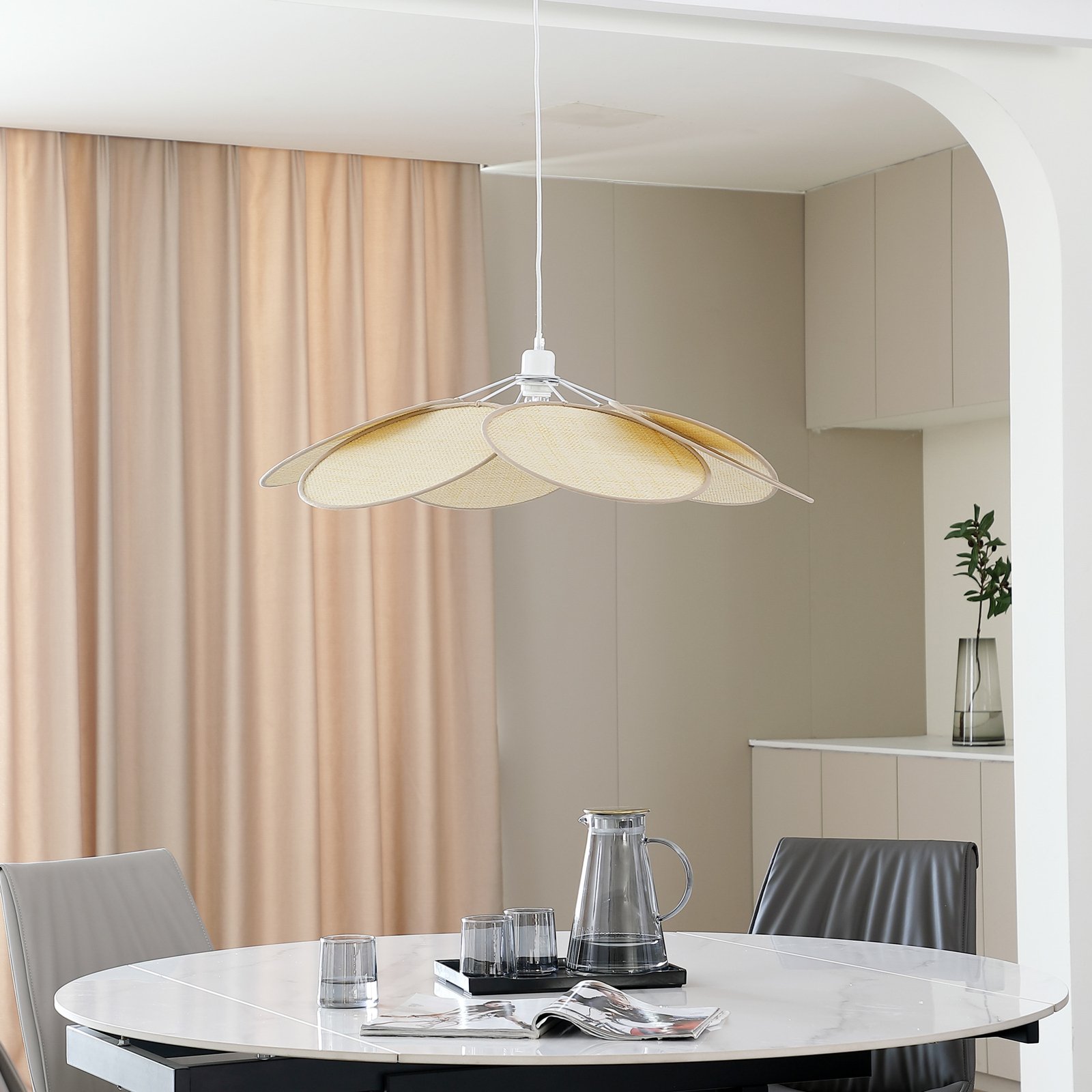 Lindby hanglamp Astraia, naturel/wit, rotan, Ø 80 cm