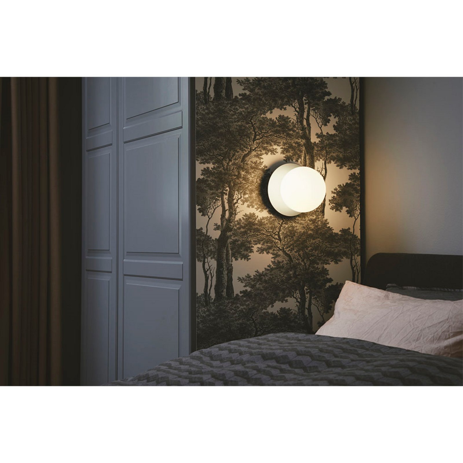 Liila 1 Aplică de Perete/Plafonieră IP44 Medium Light Silver/Opal White - Nuura