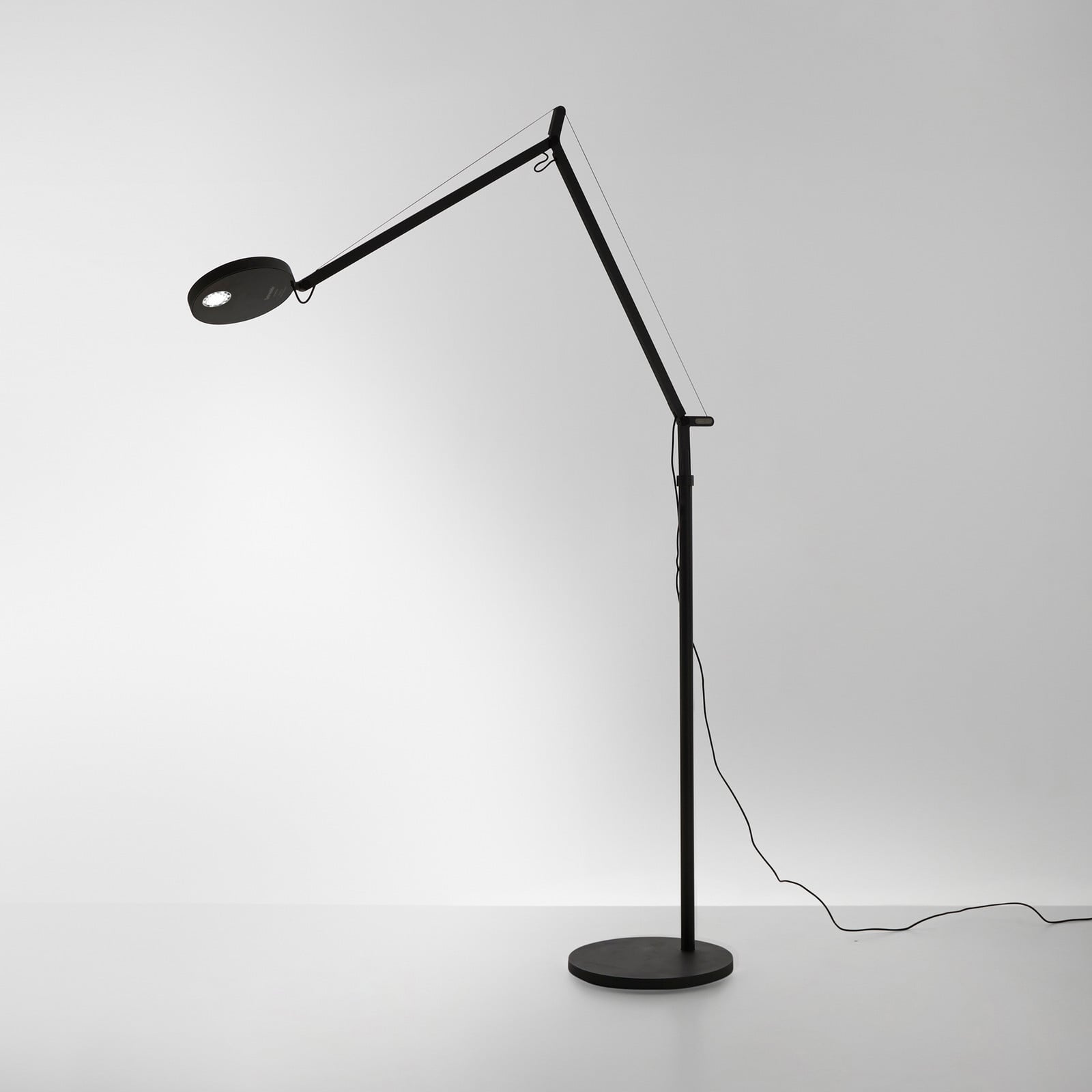 Artemide Demetra Reading lampadar LED 927 negru