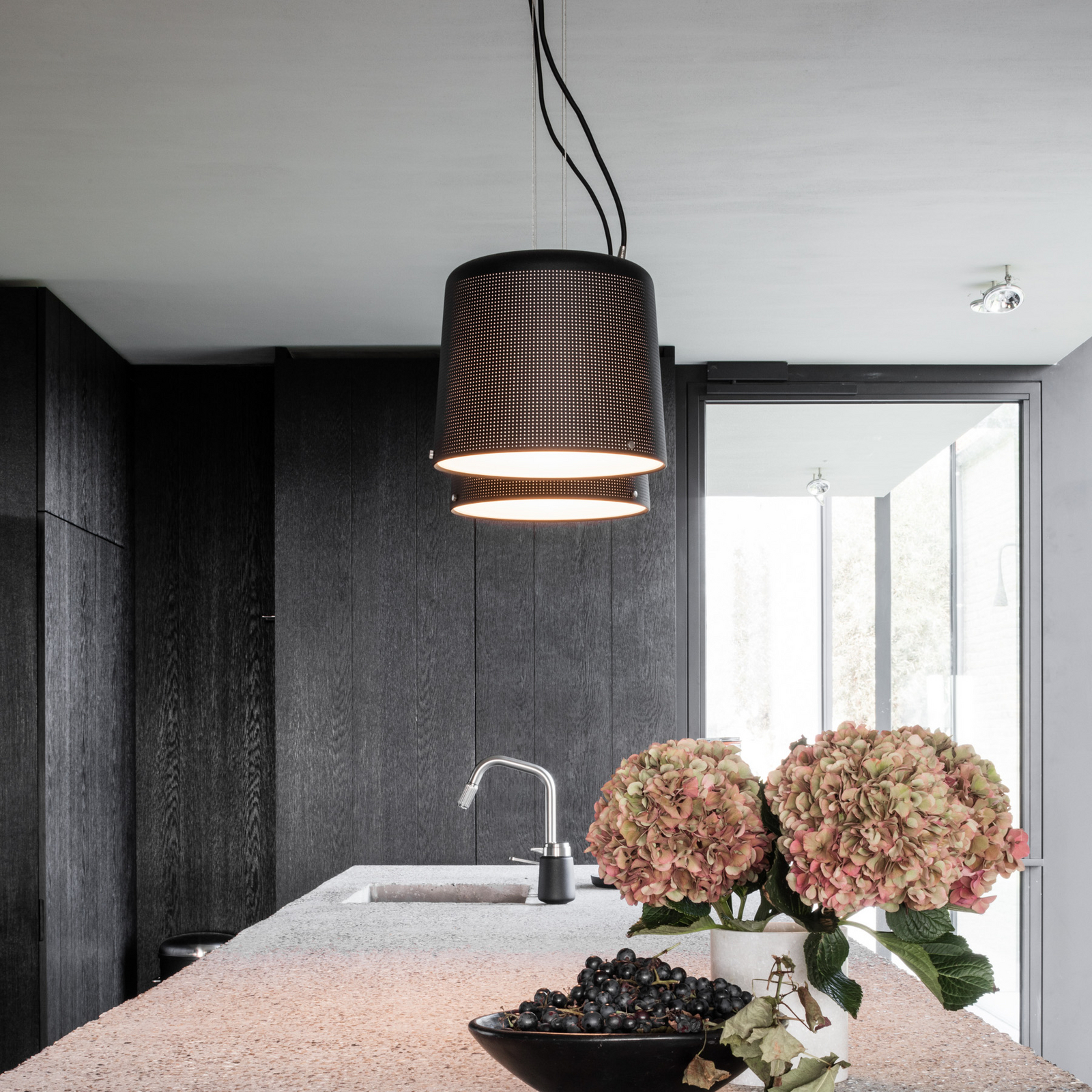 Vipp528 Pendelleuchte Small Schwarz - Vipp