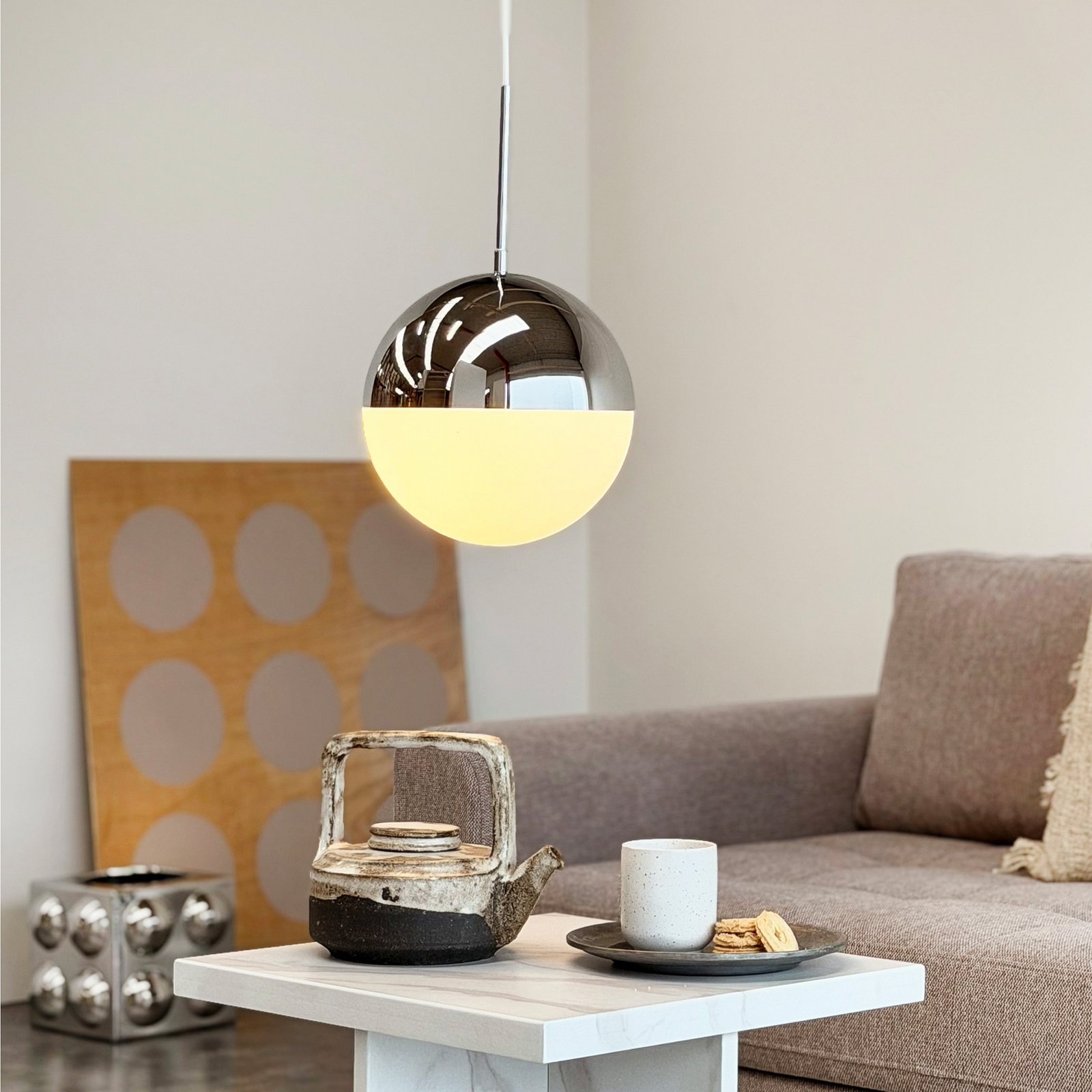 Dyberg Larsen Hængelampe Nova D25, opal/krom, metal Dyberg Larsen Hængelampe Nova D25, opal/krom, metal