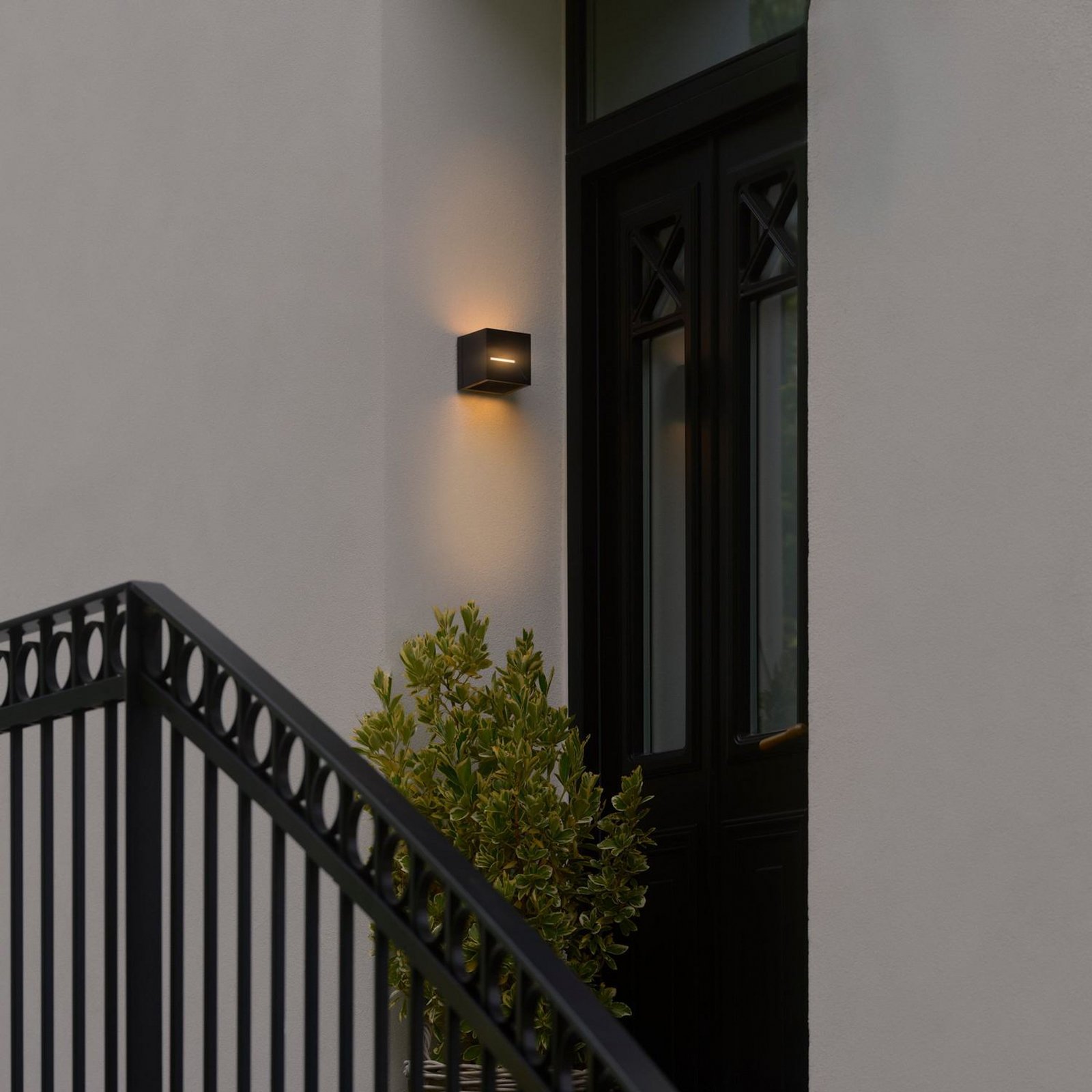 Rivo LED outdoor wall light, black, metal, IP54, up/down