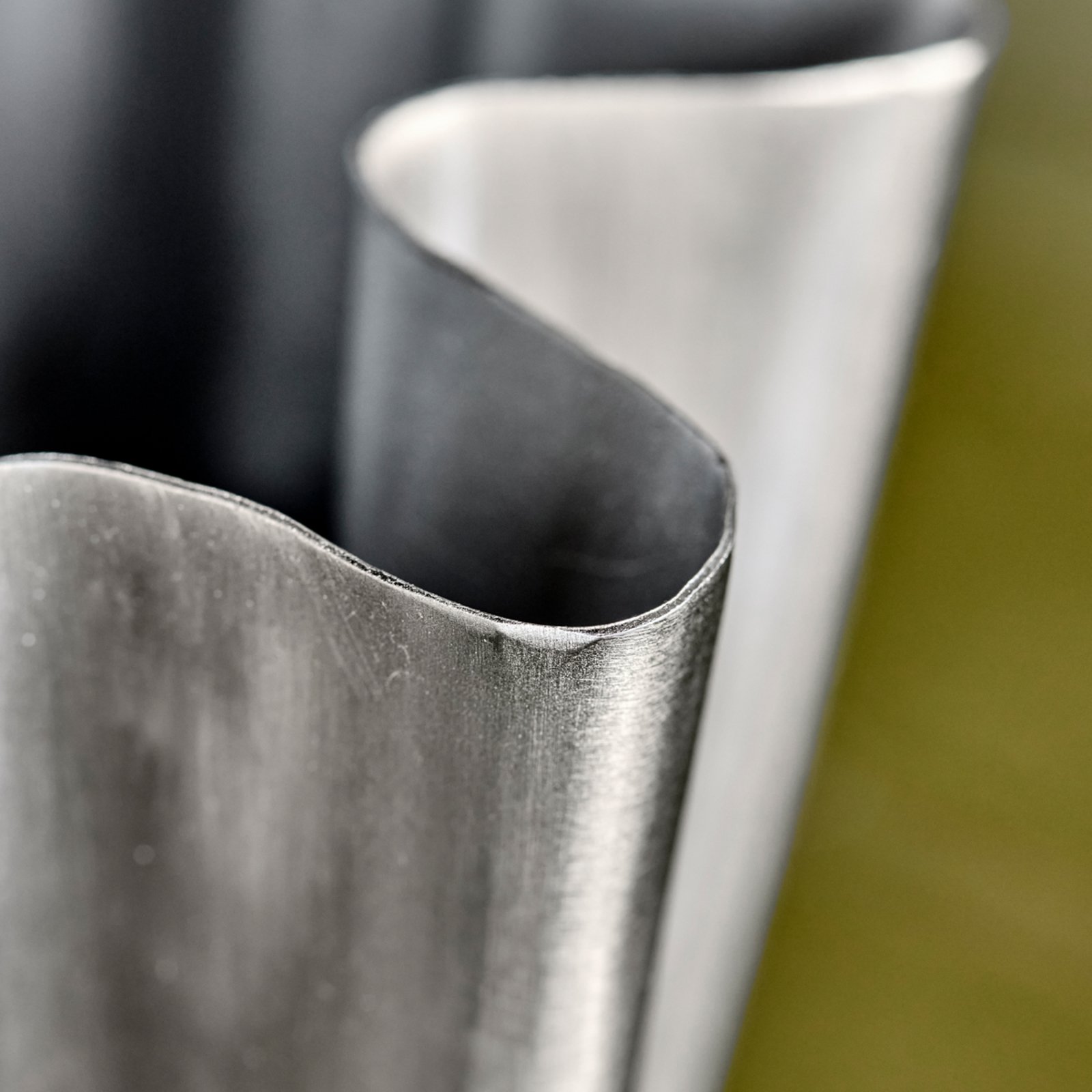 Flood Váza Ø 10 cm strieborná leštená železná - House Doctor