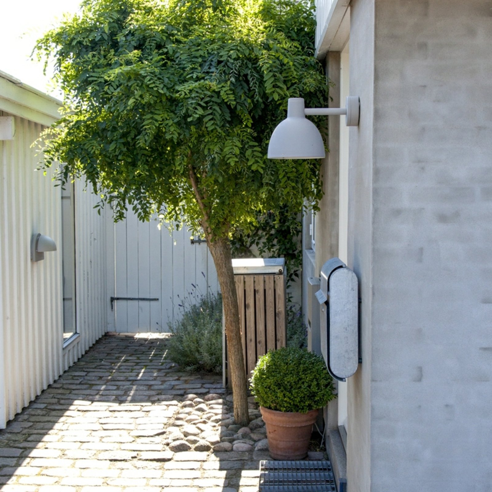 Toldbod 155 Outdoor Wall Lamp Grey - Louis Poulsen