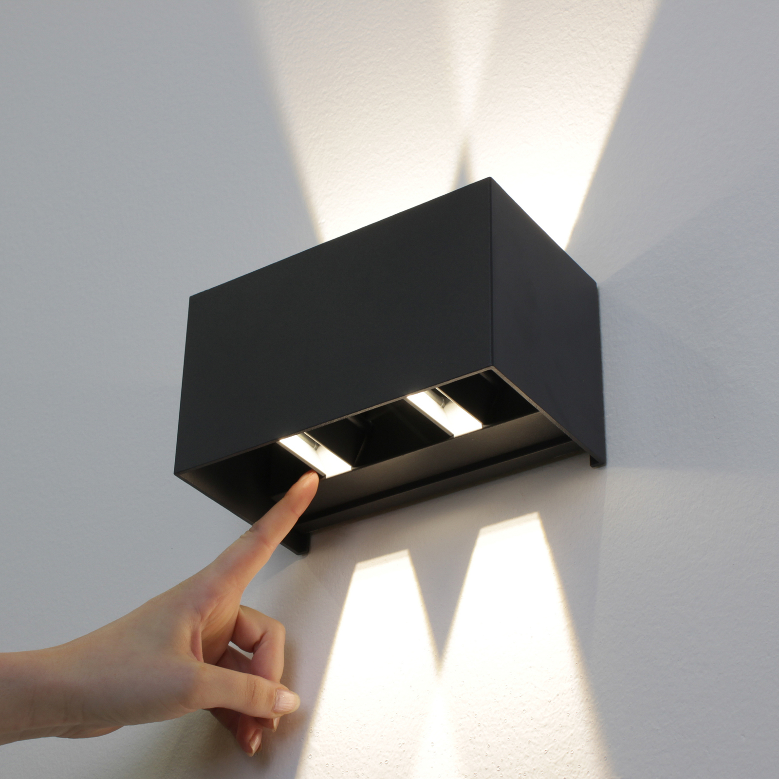 LED kültéri fali lámpa Dakar, antracit, szélesség 17,3 cm, alumínium