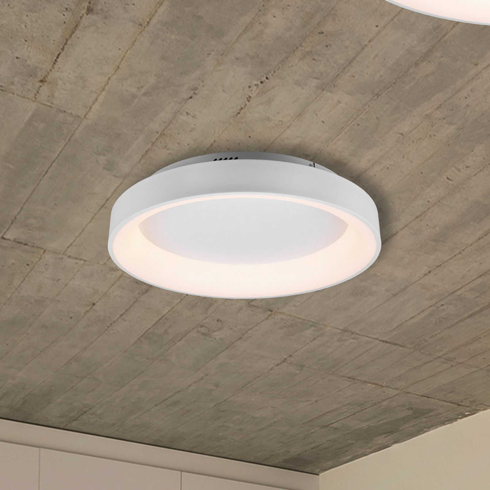 LED-taklampe Girona med fjernkontroll, hvit