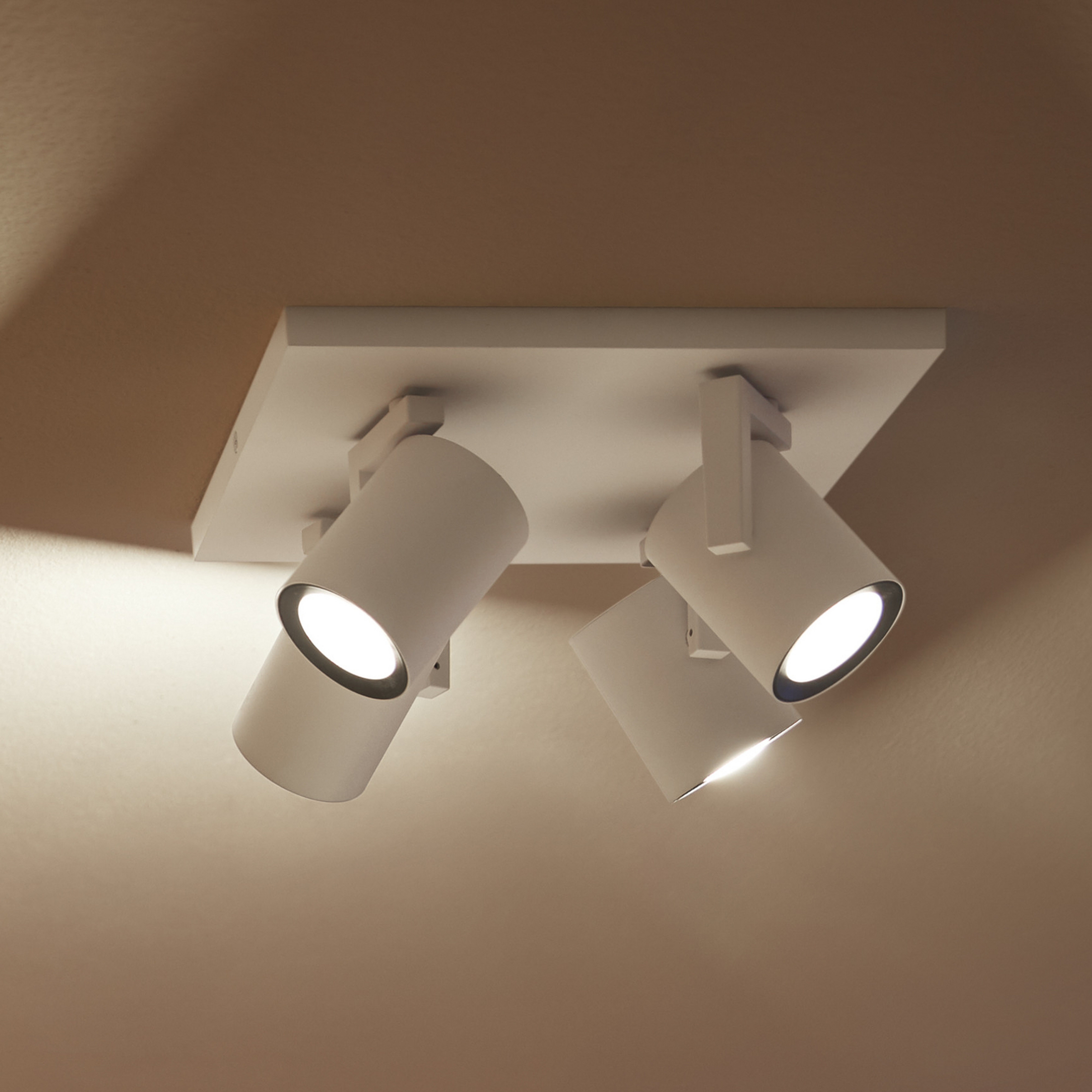 Spot pour plafond LED Philips Hue Argenta, blanc, à 4 lampes RVB CCT