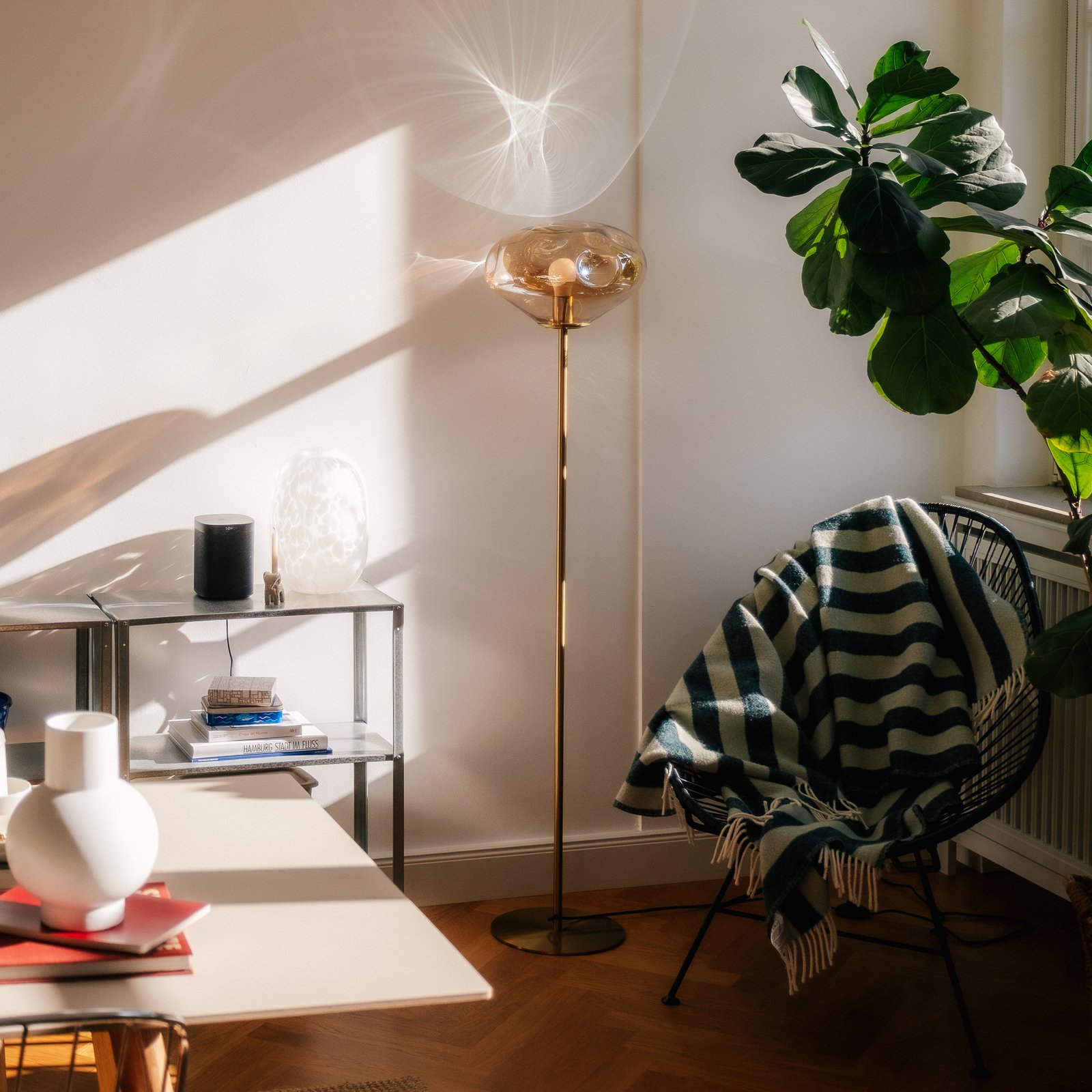 Lelia álló világítás, magasság 150 cm, borostyánszínű üveg, fém - Lindby