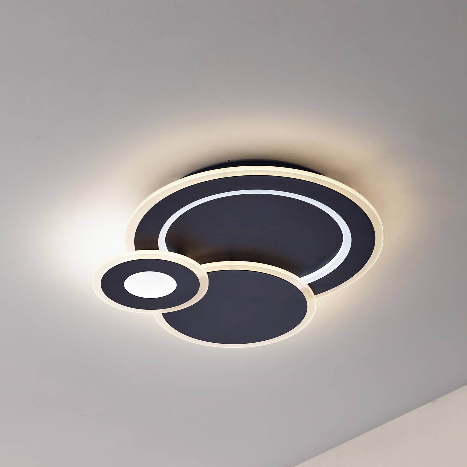 Lampa sufitowa LED Lindby Briar, czarny, metal, pilot