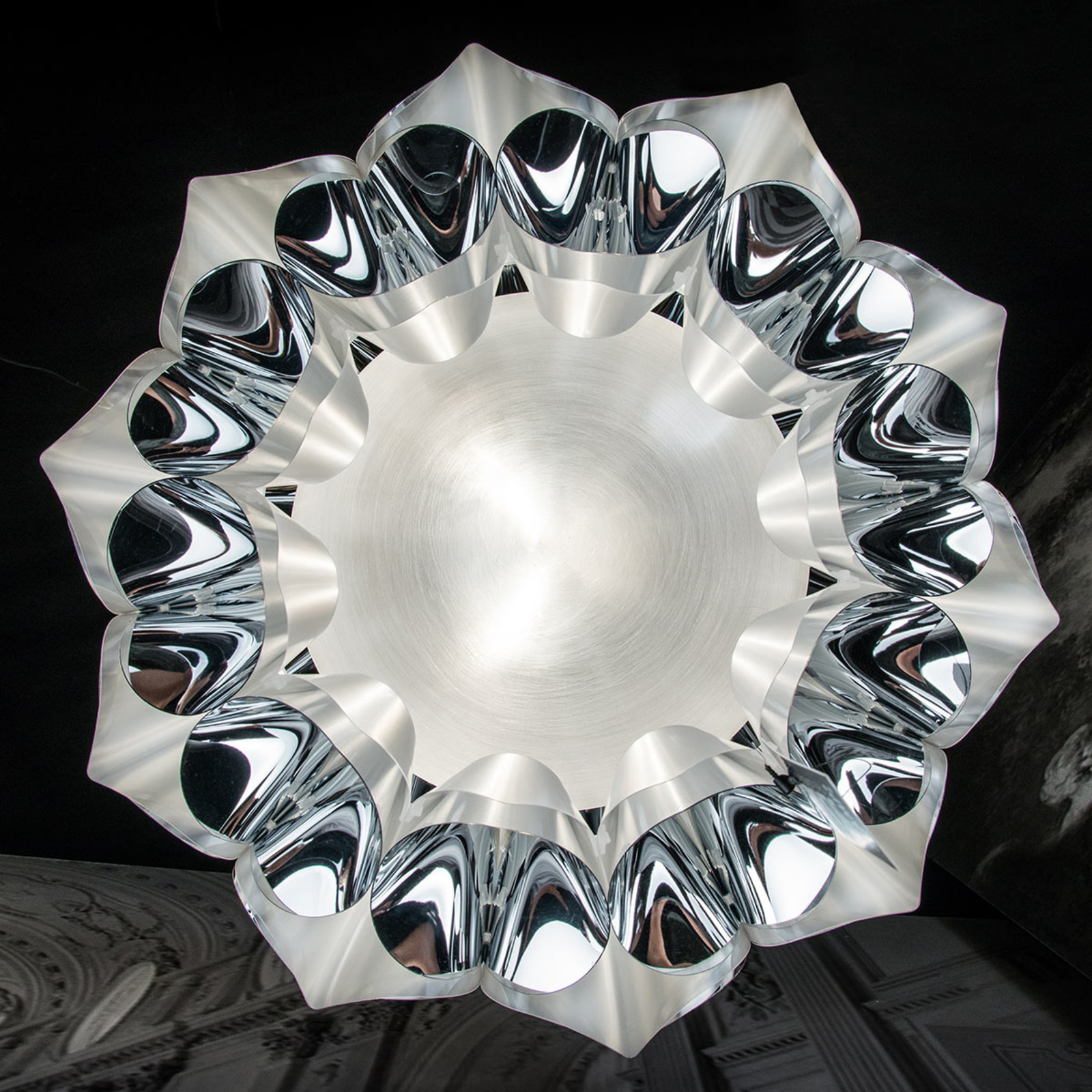 Slamp Flora – design-hengelampe, sølv, 50 cm