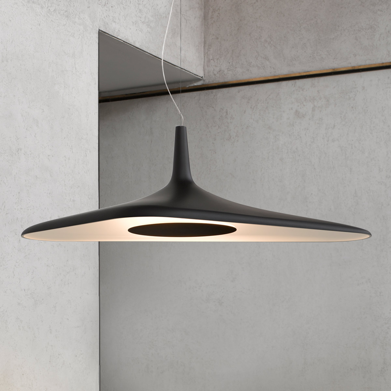 Lámpara colgante LED Soleil Noir, diseño futurista
