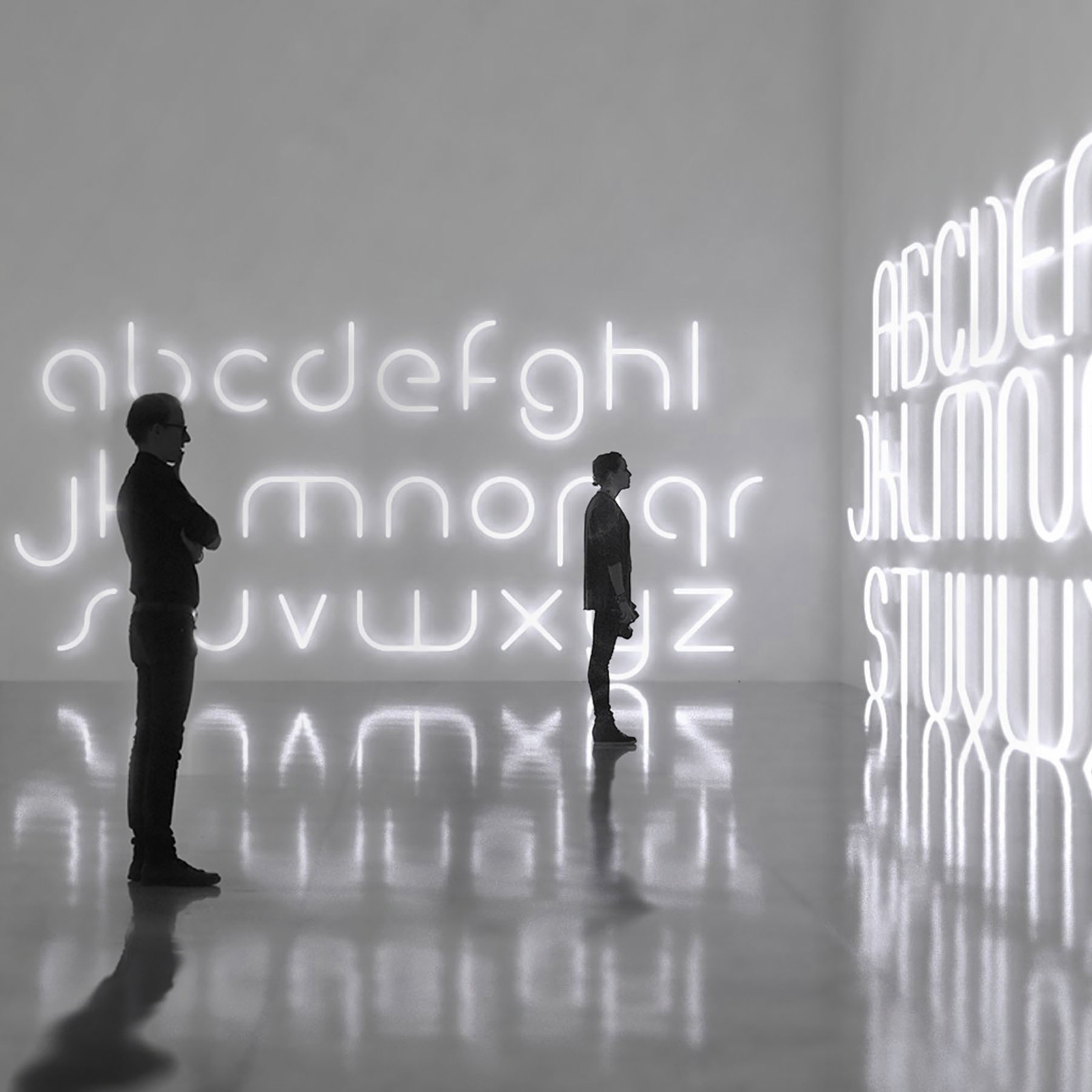 Artemide Alphabet of Light vegg liten bokstav