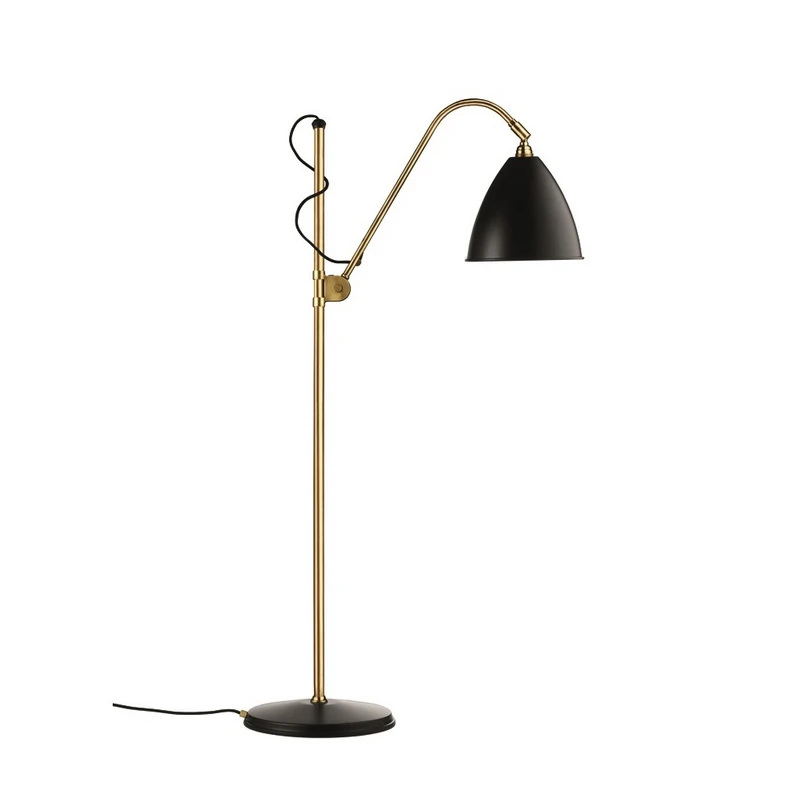 GUBI – Bestlite BL3 Golvlampa Ø21 Mässing/Svart