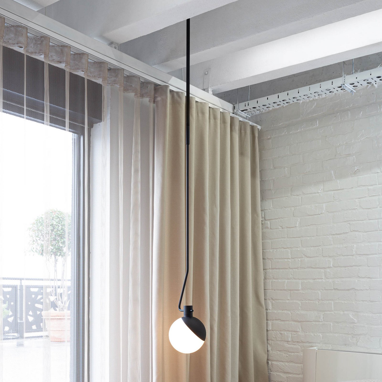 GRUPA Baluna lampă susp abajur sferic extensibil - Camera de zi / sufragerie - design - negru opal - Metal