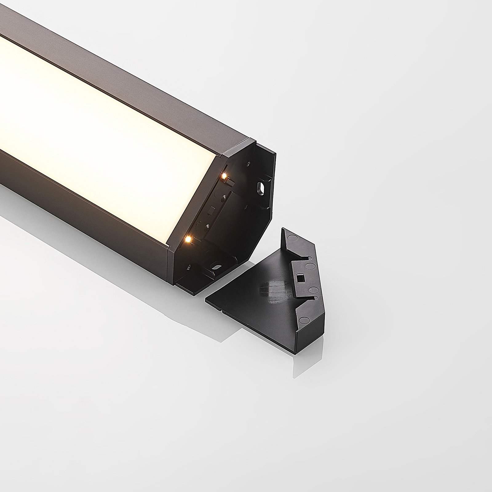 Arcchio Ekam oprawa podszafkowa LED, USB, czarna