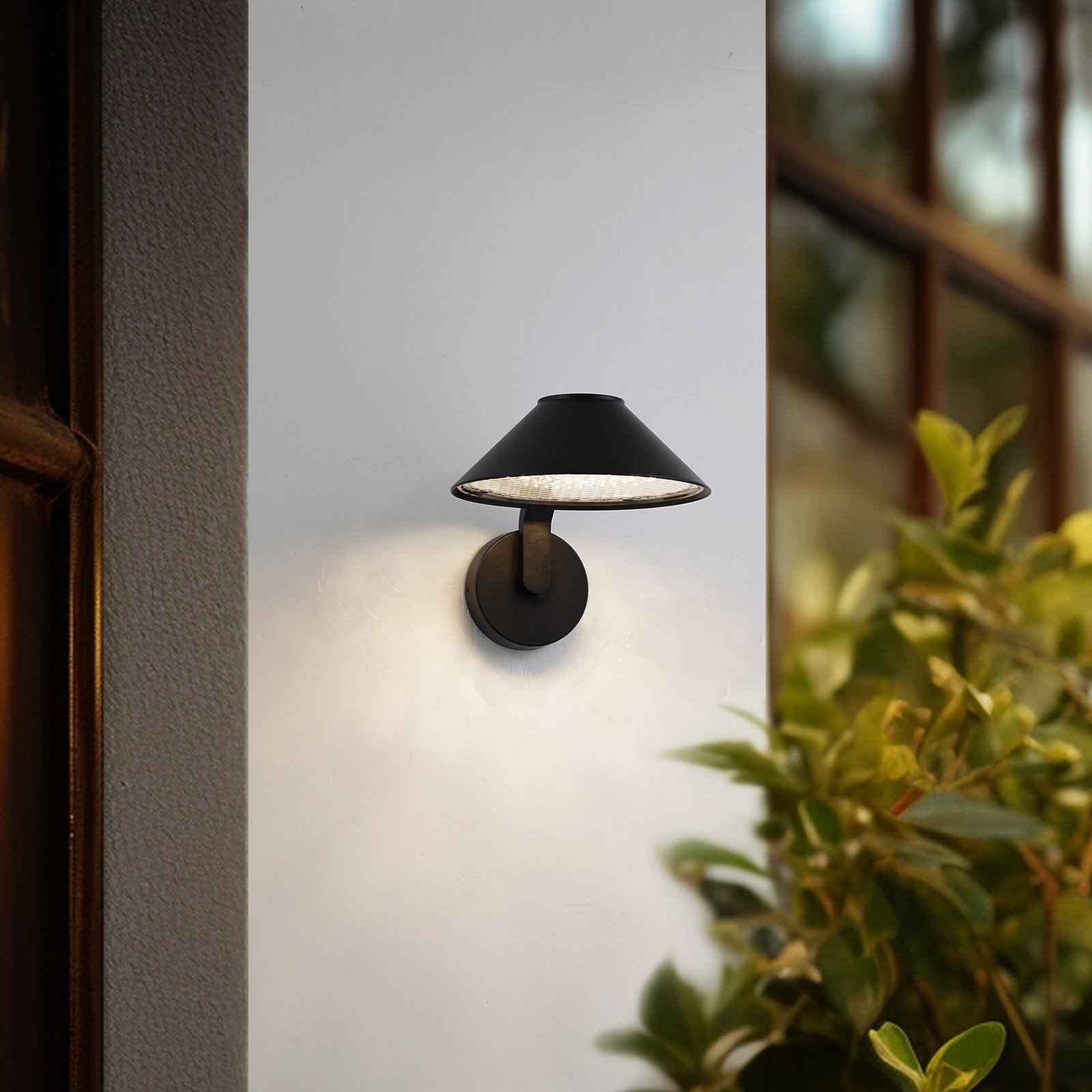 Capelo LED vonkajšie nástenné svietidlo Ø 20 cm čierne kovové - Lindby