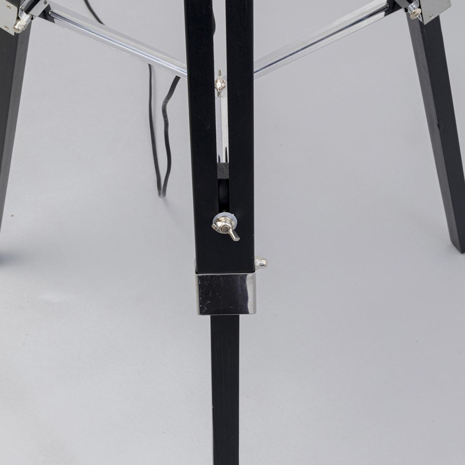 Kare Lámpara de pie Raquette, negra, textil, madera, altura 144 cm