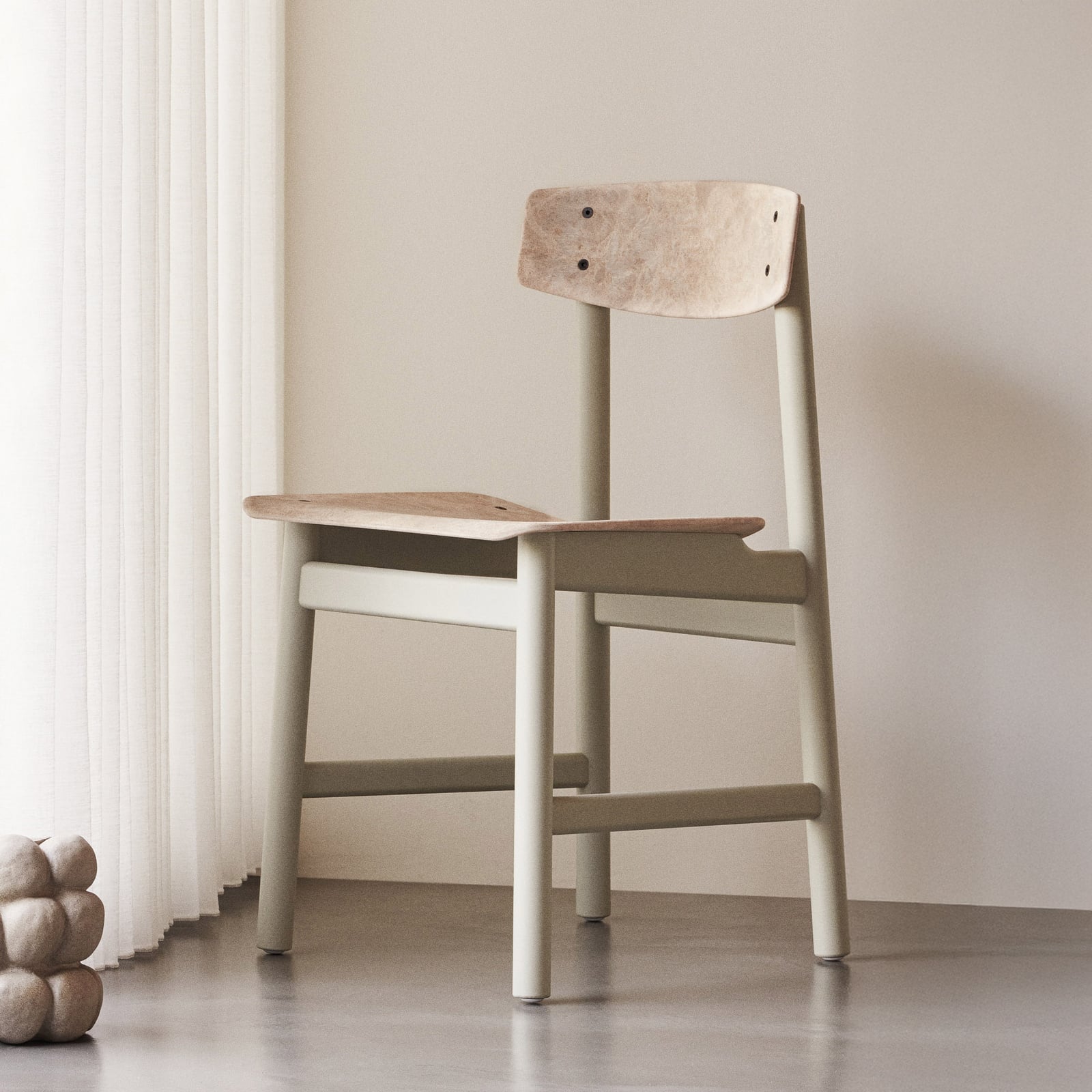 Chaise Conscious 3162, noire, hêtre, hauteur 78,5 cm - Mater