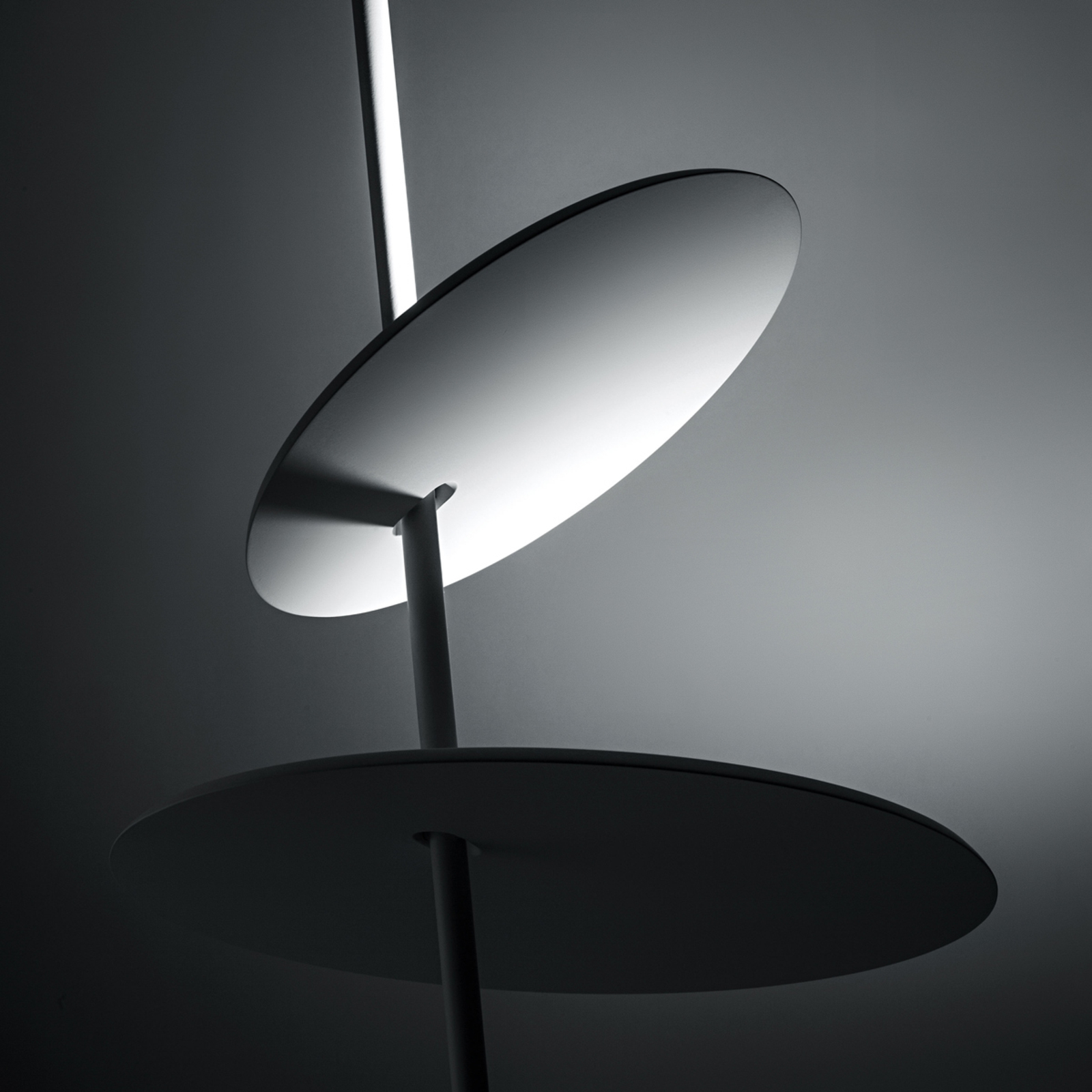 ICONE Lua - LED dizaina griestu lampa baltā krāsā