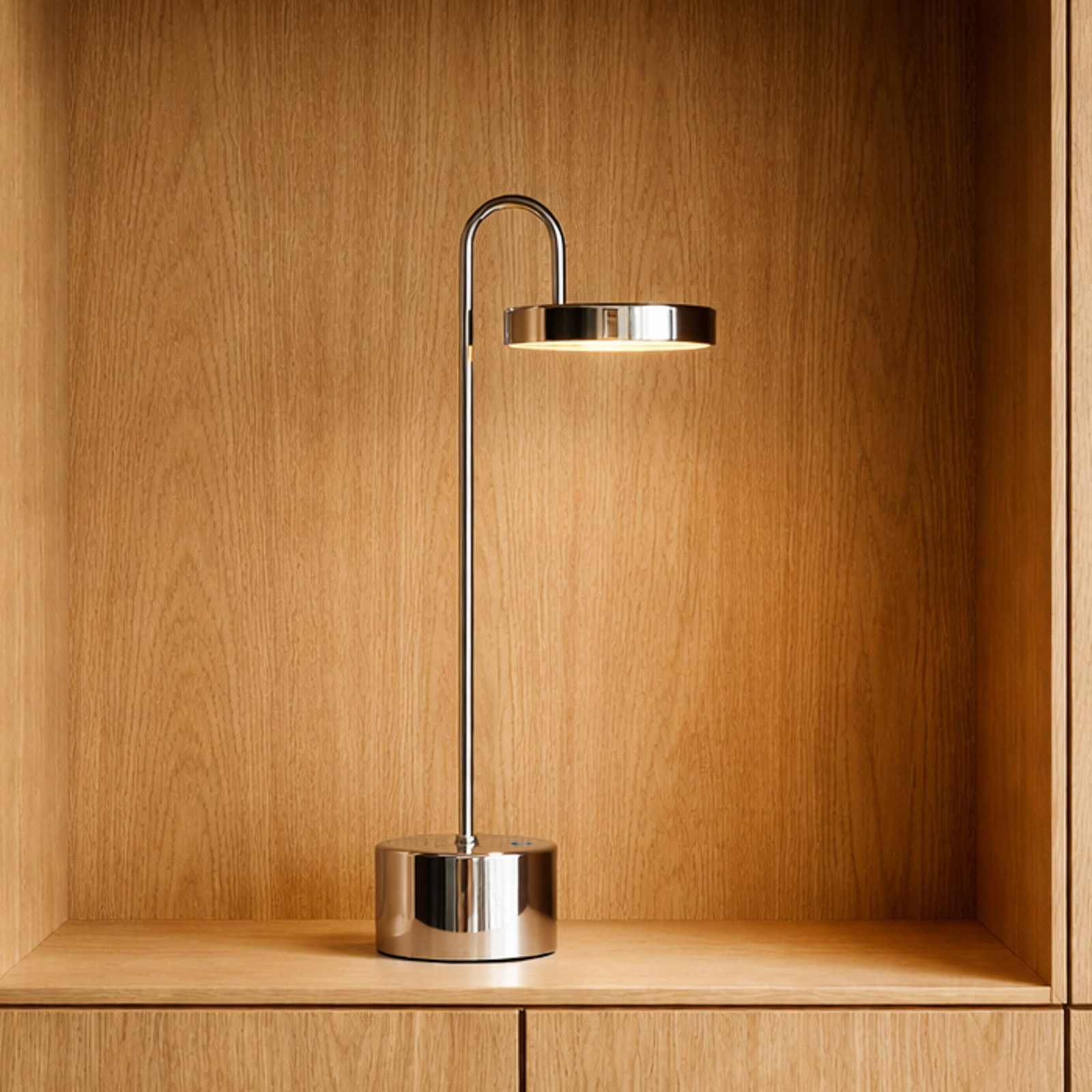 Dyberg Larsen LED-Akku-Tischleuchte MOOVELIGHT, chrom, 35 cm