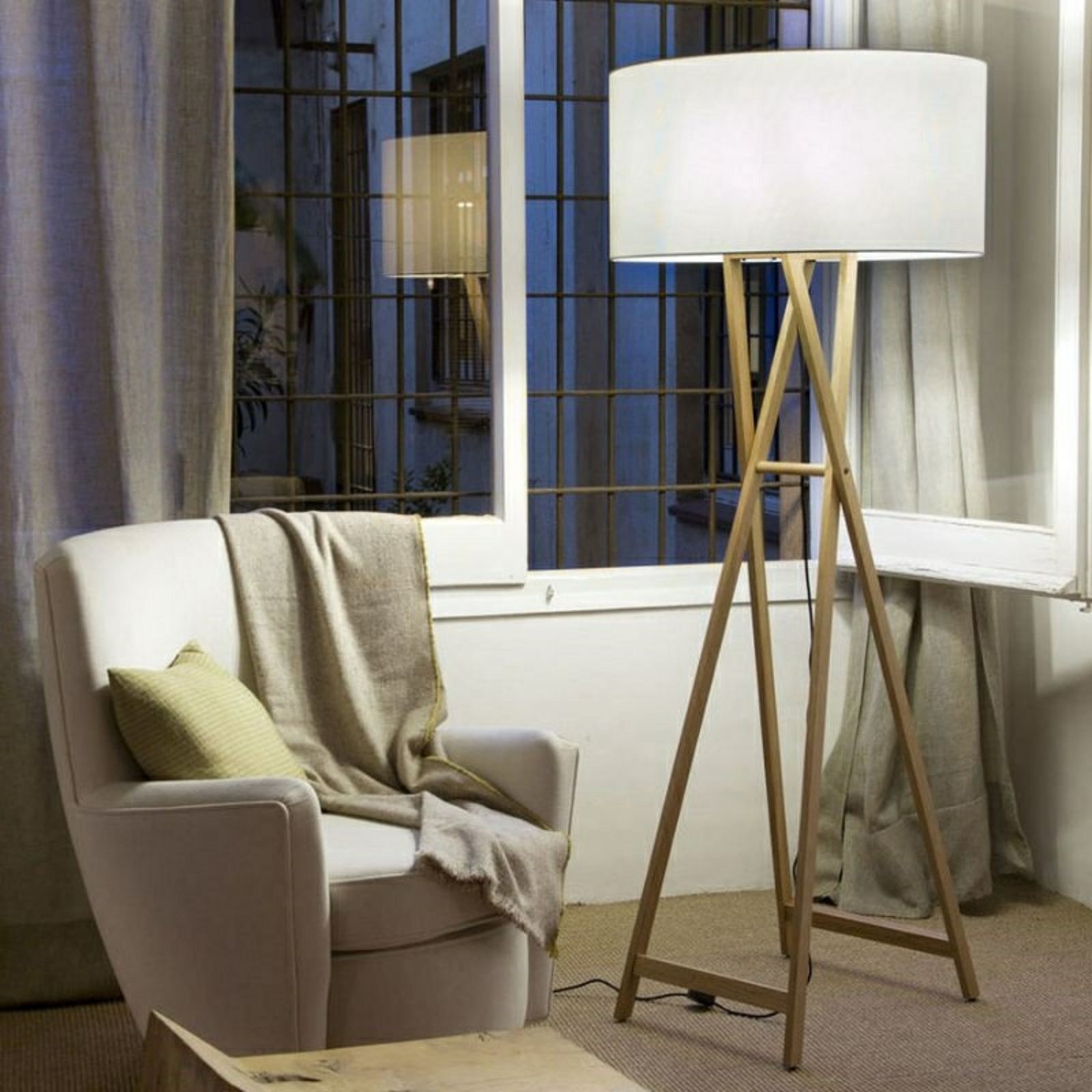 Cala P165 Floor Lamp White Oak - Marset