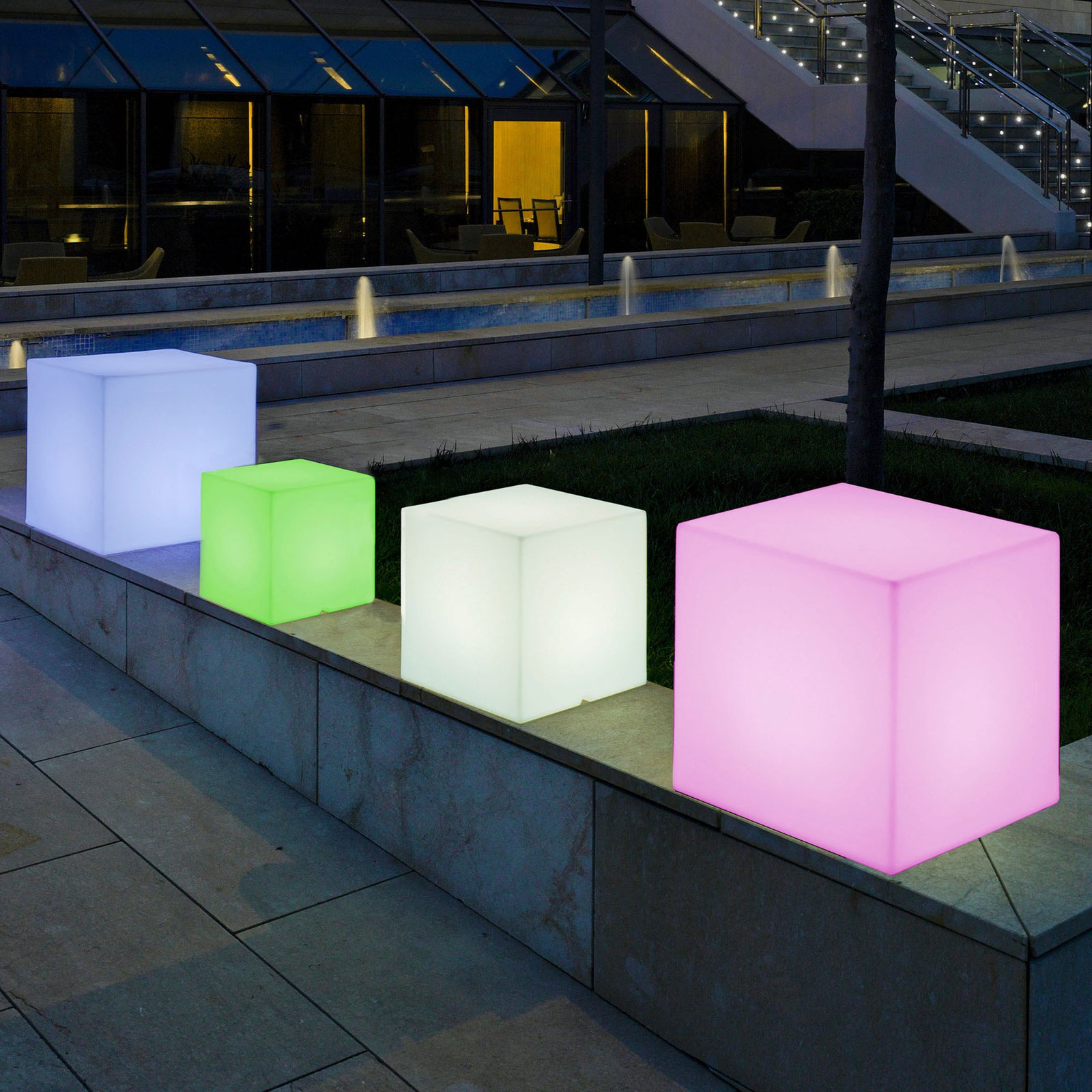 Newgarden solcellelampe Cuby cube, høyde 32 cm