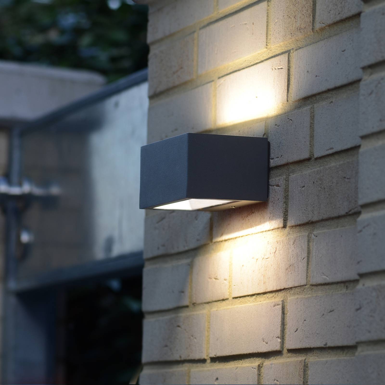 Eco-Light LED Outdoor Wall Light - Modern - Black