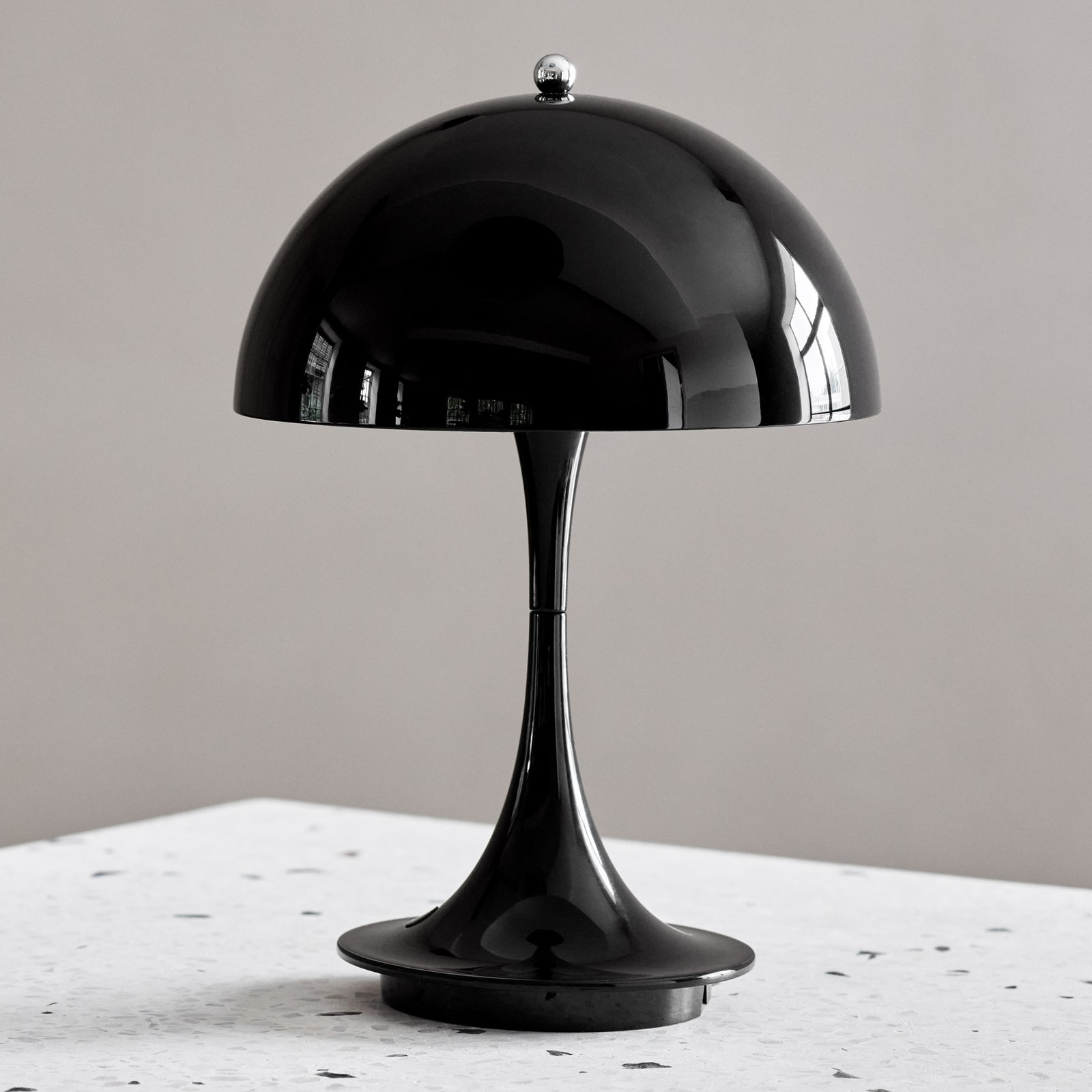 Louis Poulsen Panthella Portable LED-Tischlampe