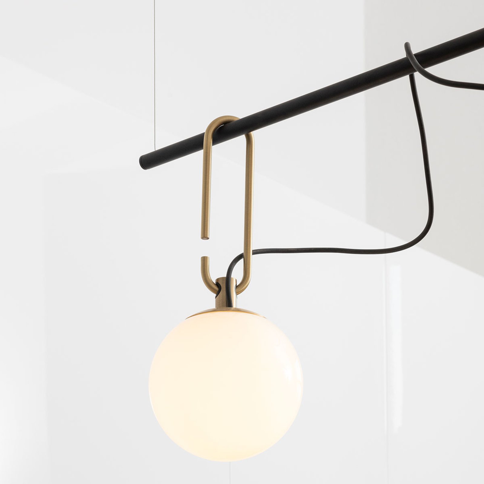 Závesná lampa Artemide nh S3 14, 3-plameňová