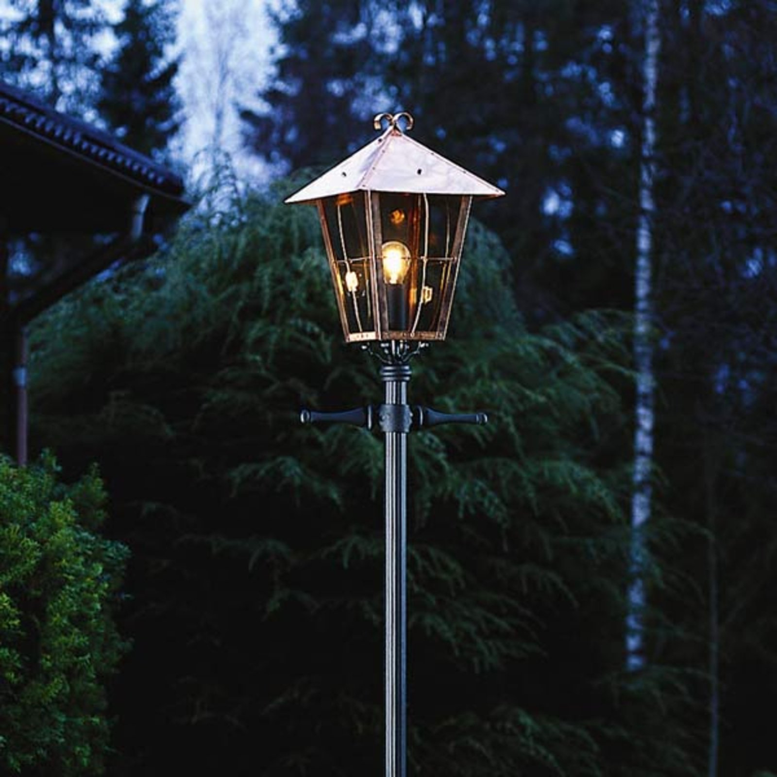 Grand lampadaire d'extérieur Fenix en cuivre