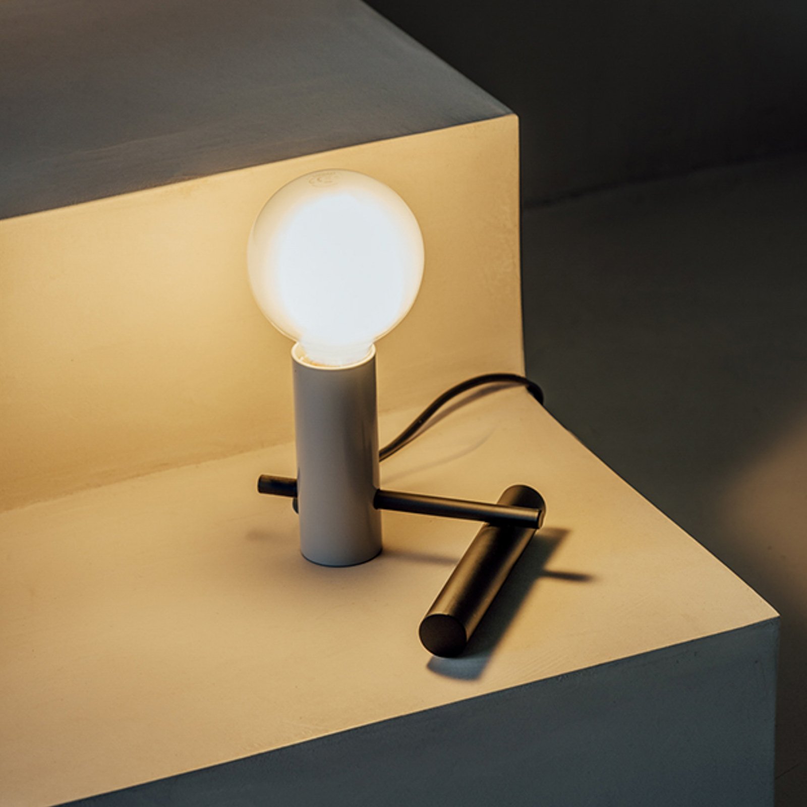 LEDS-C4 Nude Tiny stolová lampa E27 sivá/čierna