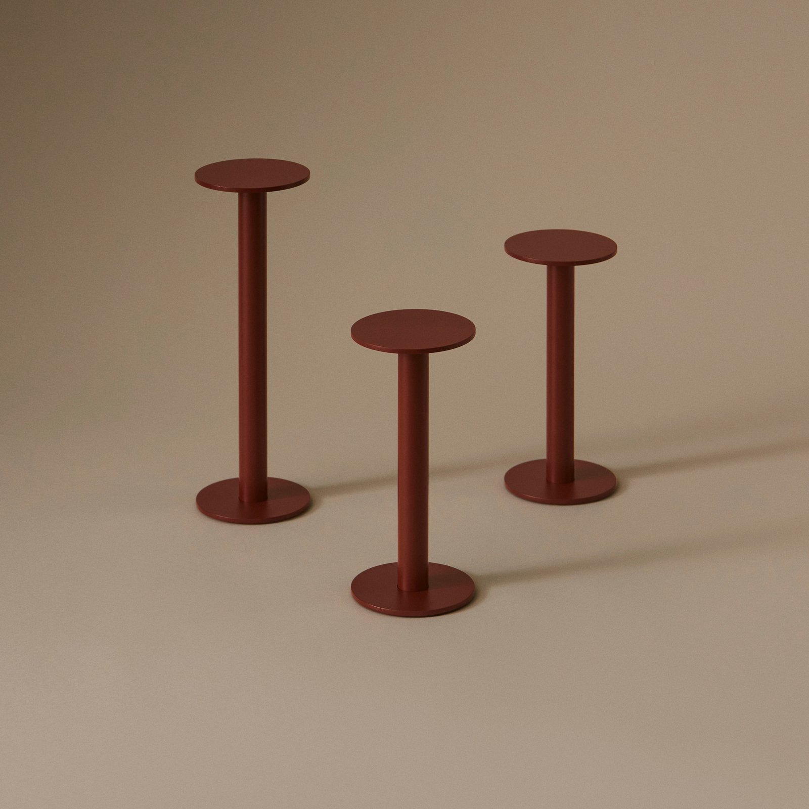 Candeeiro de mesa LED recarregável HAY HOST PORTABLE, vermelho ferrugem, 30 cm,